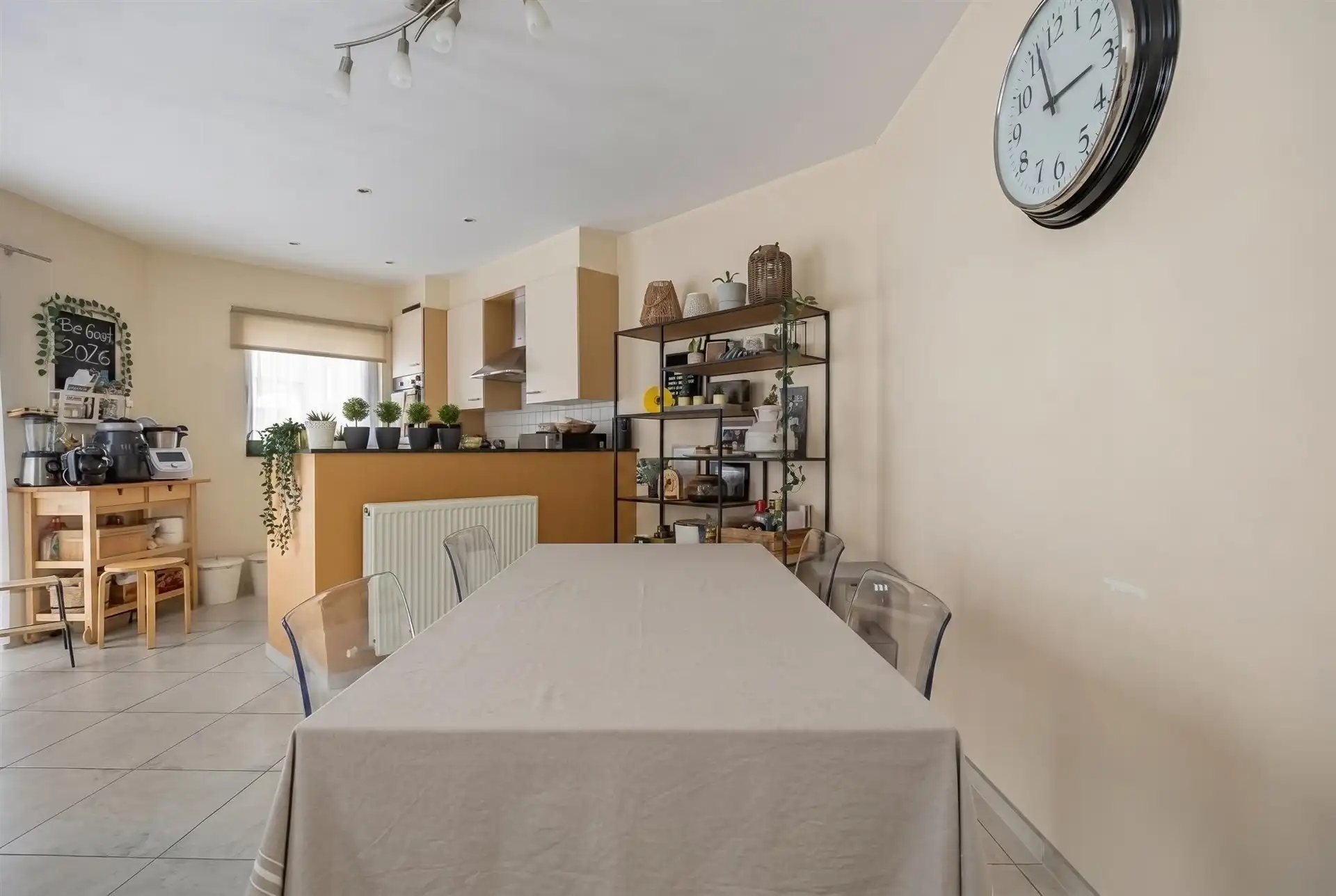 Uitstekend gelegen gelijkvloersappartement met 2 slaapkamers & garage (99m²) foto 4