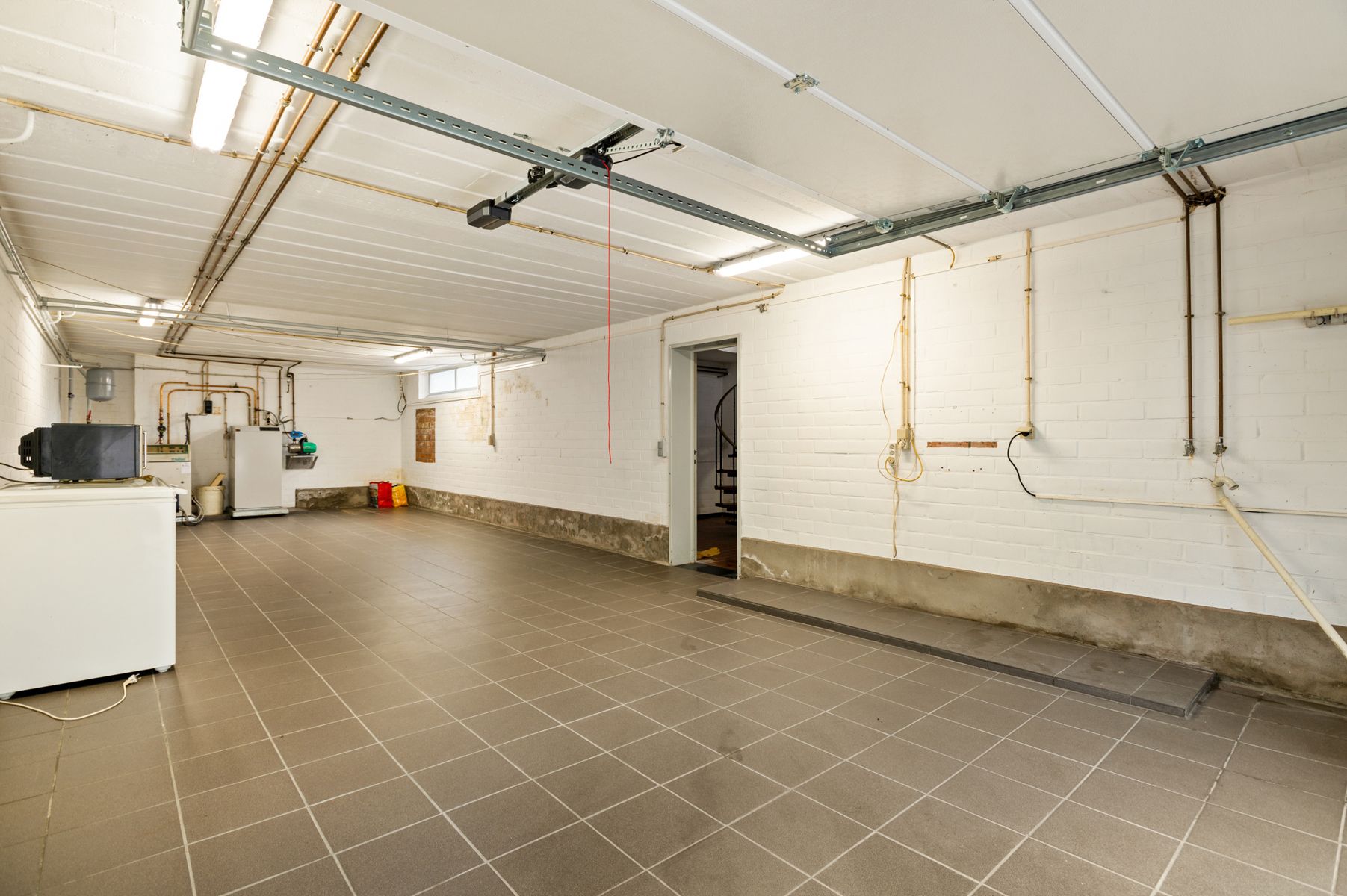 Gelijkvloerse villa met 3 slks op 2800m2 grond foto 20