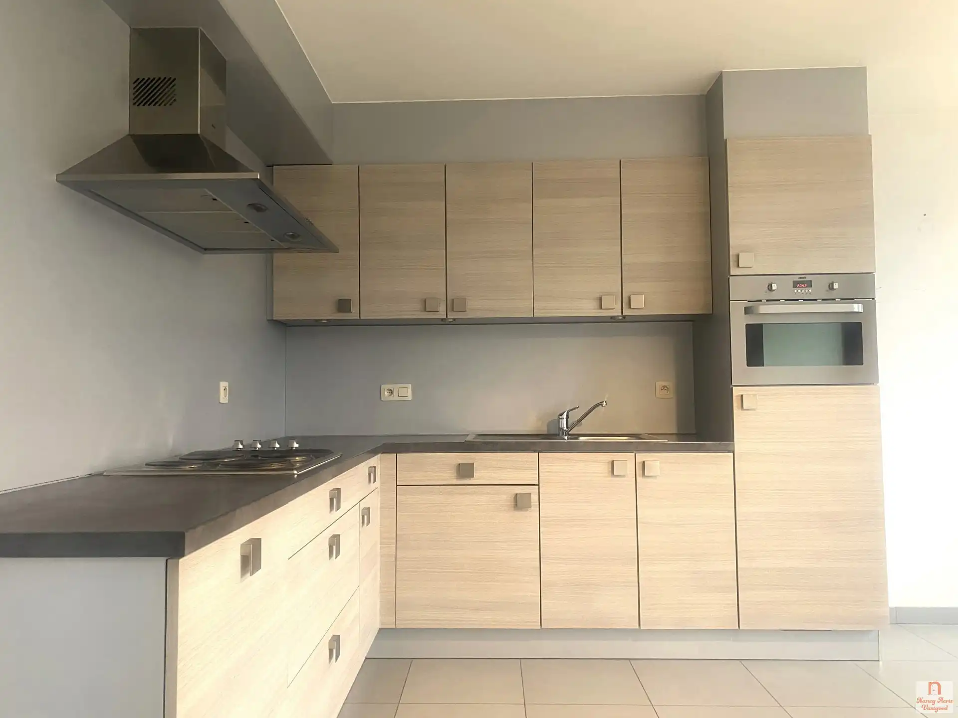 Modern appartement met 2 slaapkamers, terras en parking foto 4
