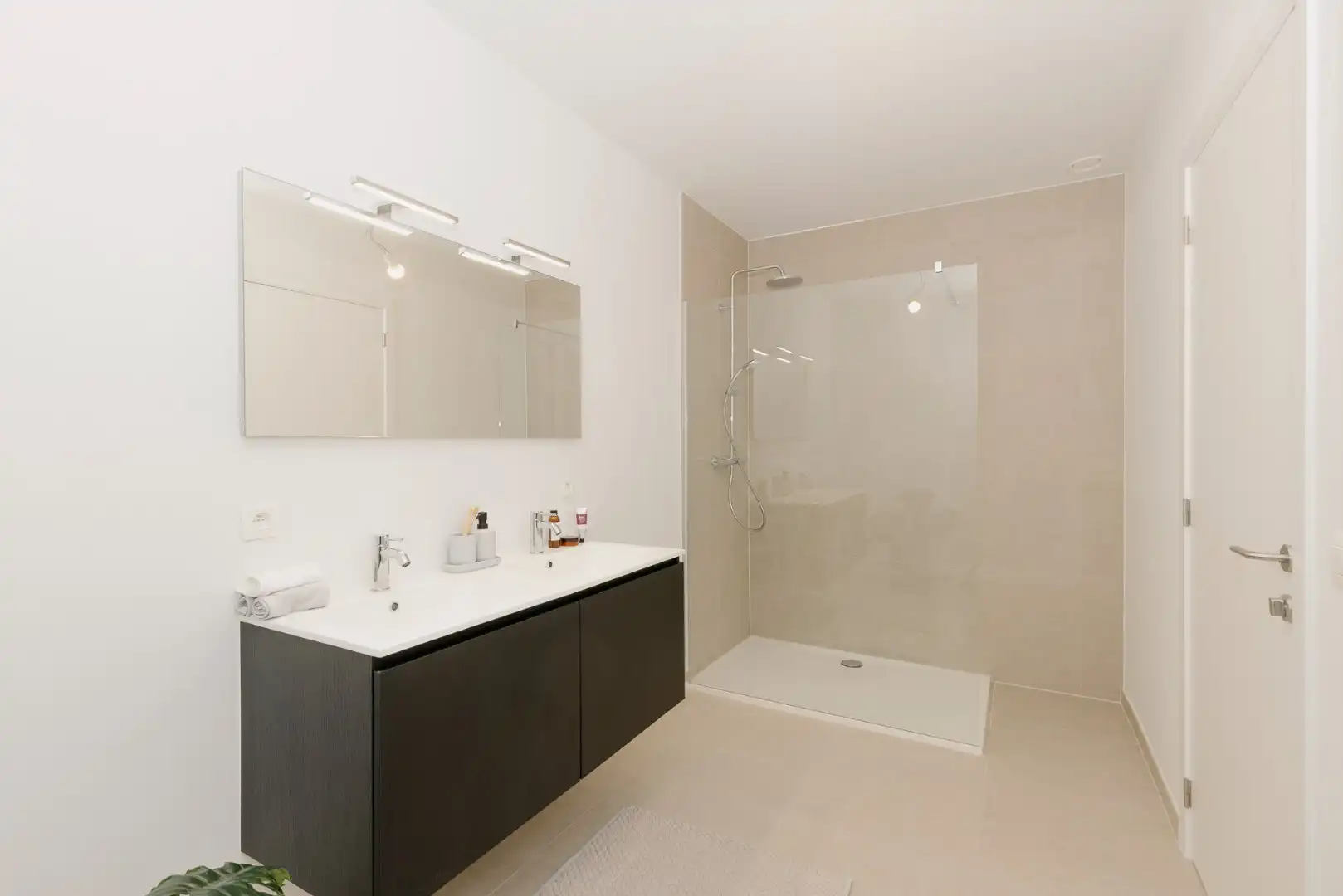 Ruim appartement te koop aan 6% btw! foto 11