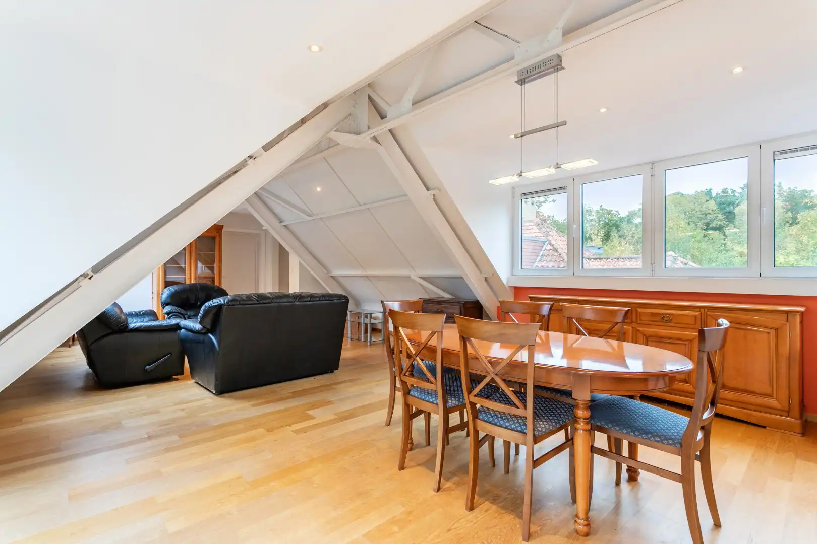 Uniek gelegen 1-slpk-appartement met ruim terras en garage in het Kluisbos foto 4