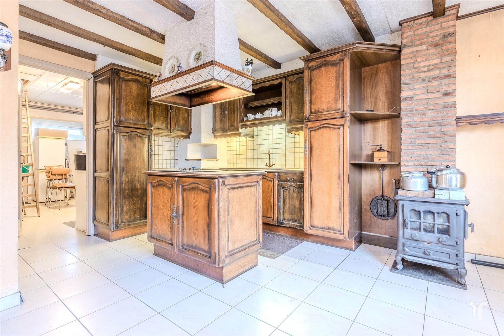 Woning en bouwgrond gelegen op een rustige ligging. foto 5