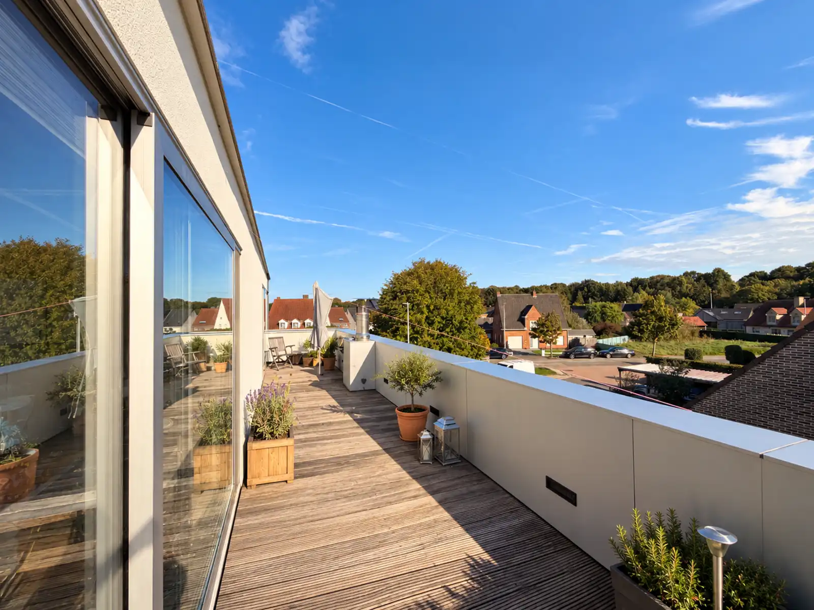 Lichtrijk dakappartement met ruim zonneterras en 1 slpk foto 6