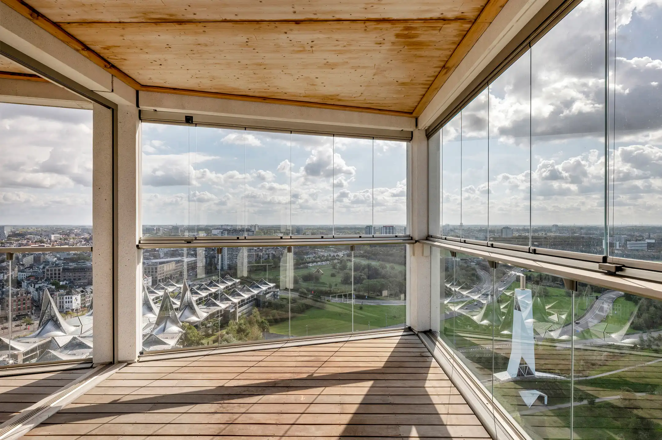 Uitzonderlijk hoekappartement op de 23ste verdieping met zicht over de skyline van Antwerpen.&nbsp; foto 14