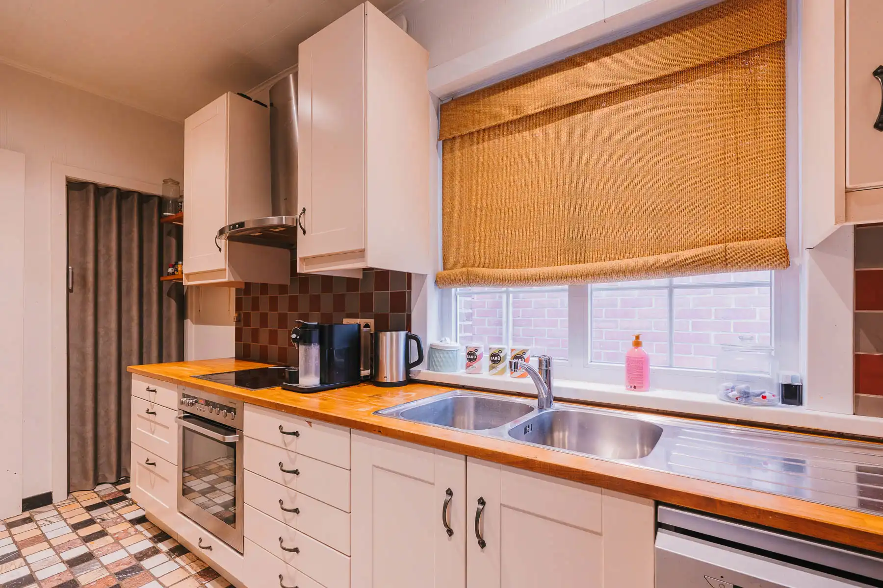Karaktervolle woning met commerciële mogelijkheden foto 8