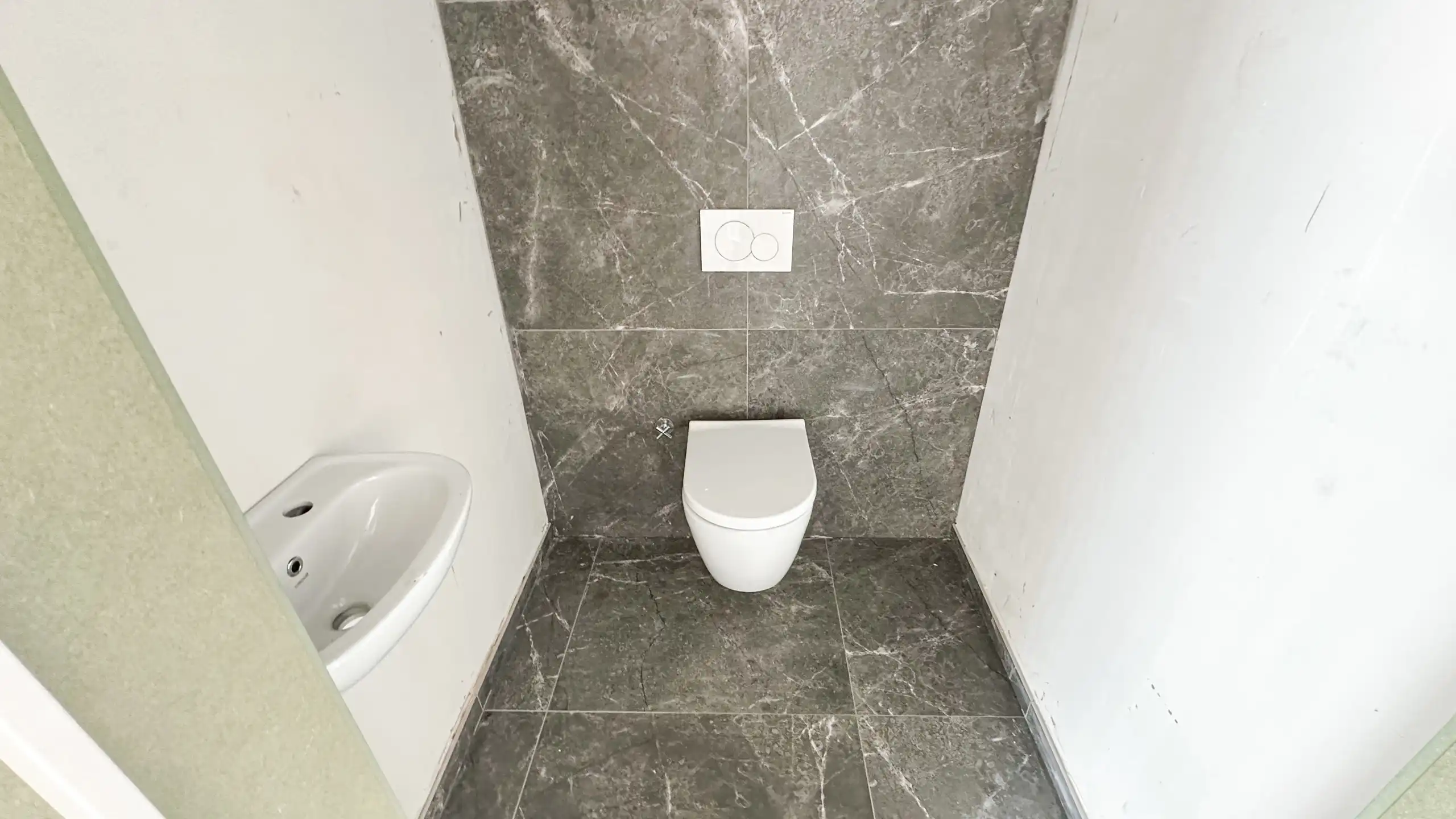 Afgewerkt handelspand van 90m² in Heppen met parkeerplaats! foto 11