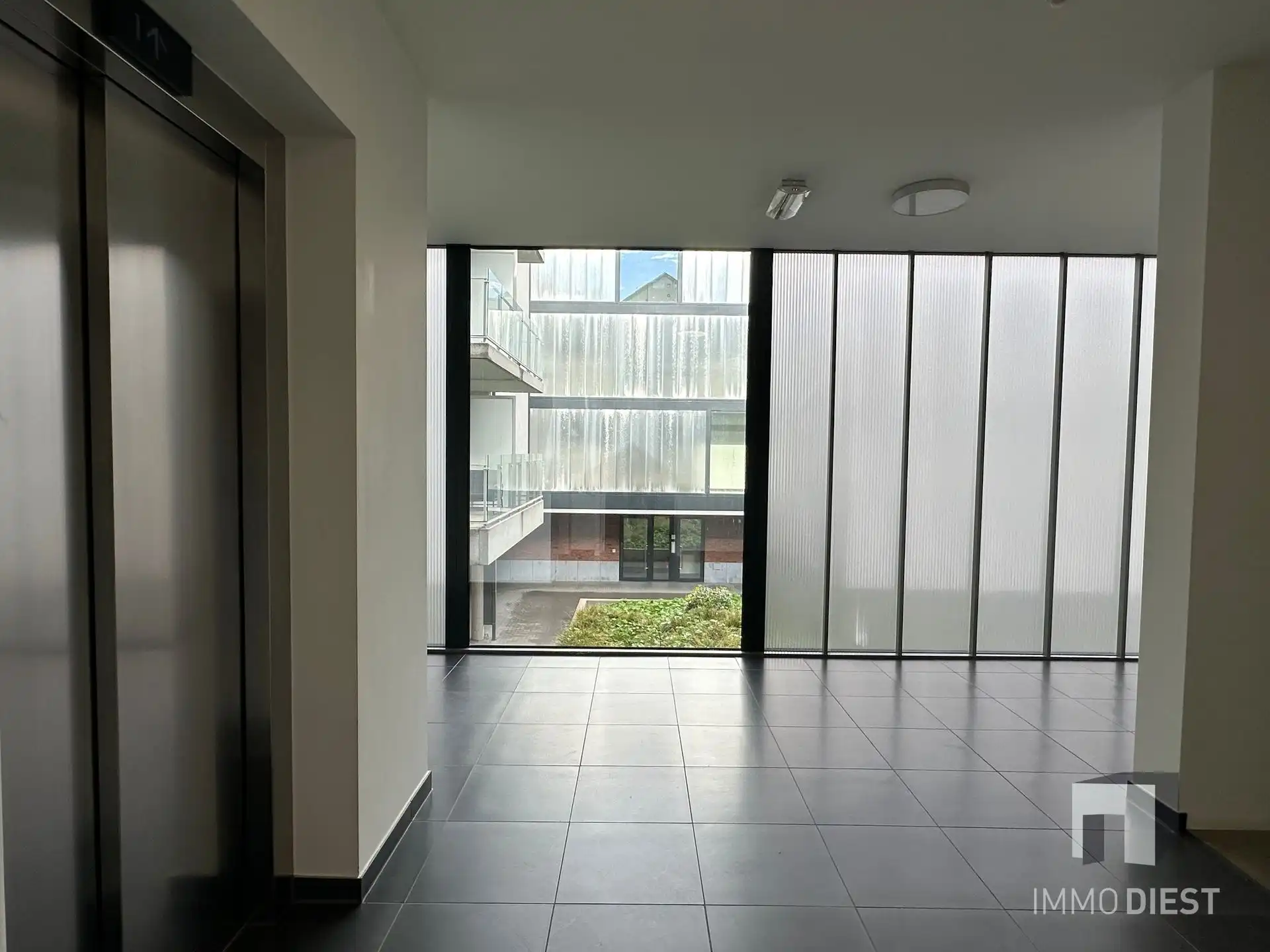 Appartement met 1 slaapkamer, parking en kelder foto 8