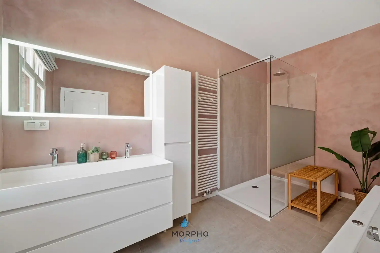 Instapklare stadswoning nabij het Minnewaterpark | 3 slpk, 2 badkamers & terras foto 18