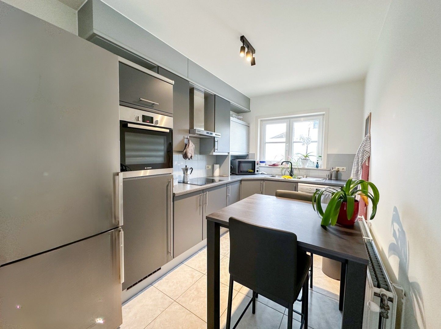 Thuis komen in Eeklo – instapklare woning met tuin foto 5