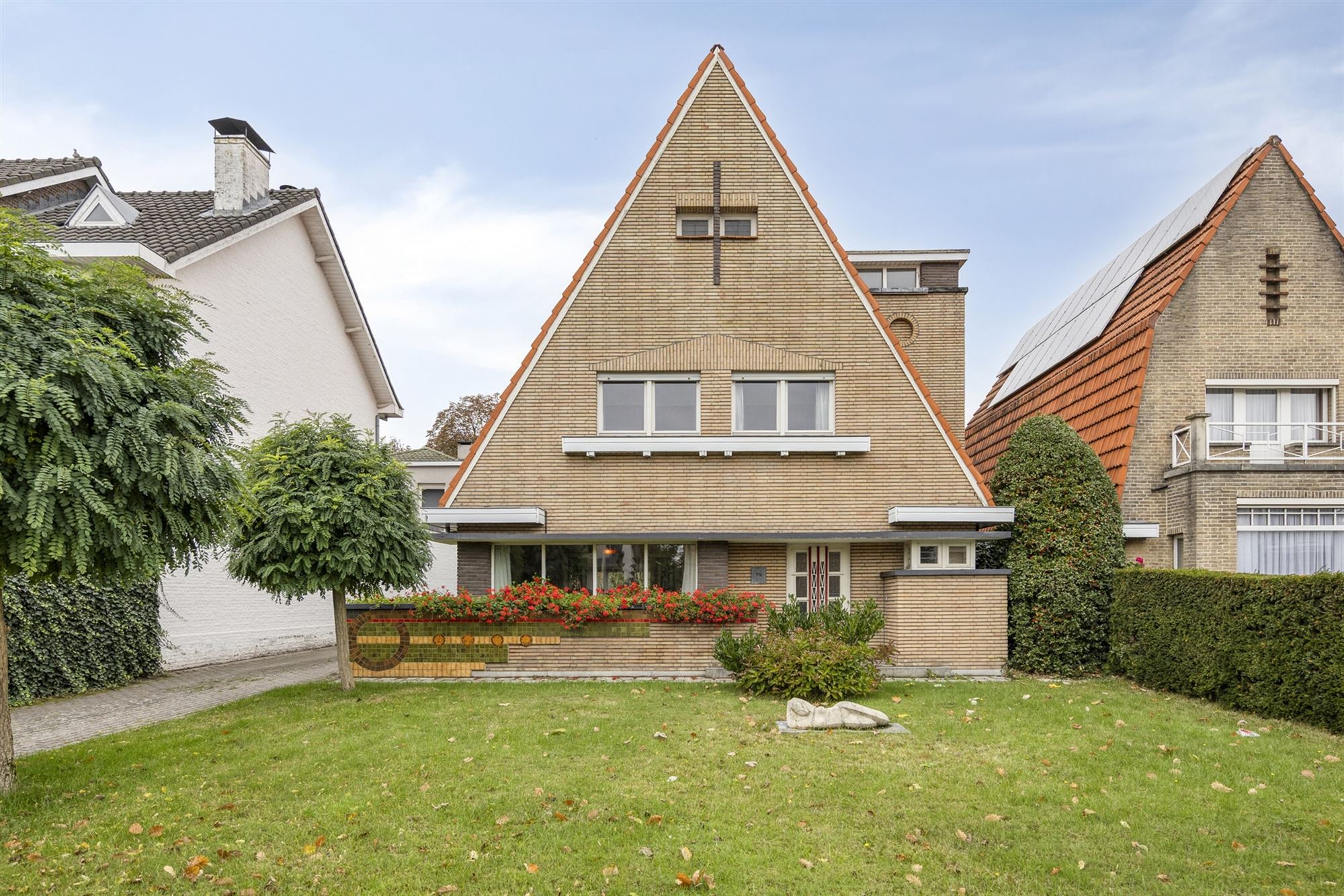 Karaktervolle art-deco woning met authentieke details  foto {{pictureIndex}}