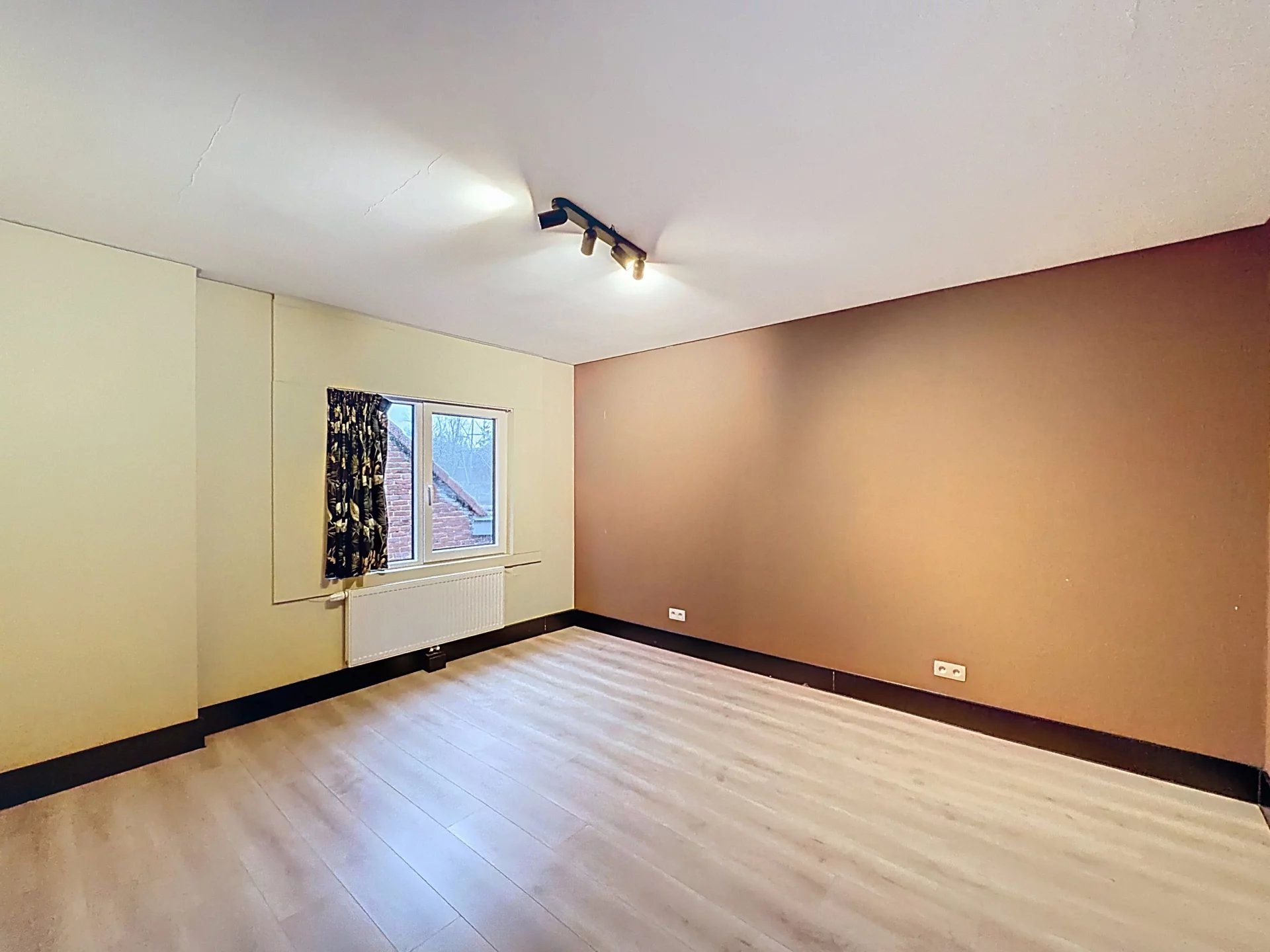 Praktijkruimte met verschillende mogelijkheden voorzien van keuken en badkamer nabij het centrum van Mol. foto 9