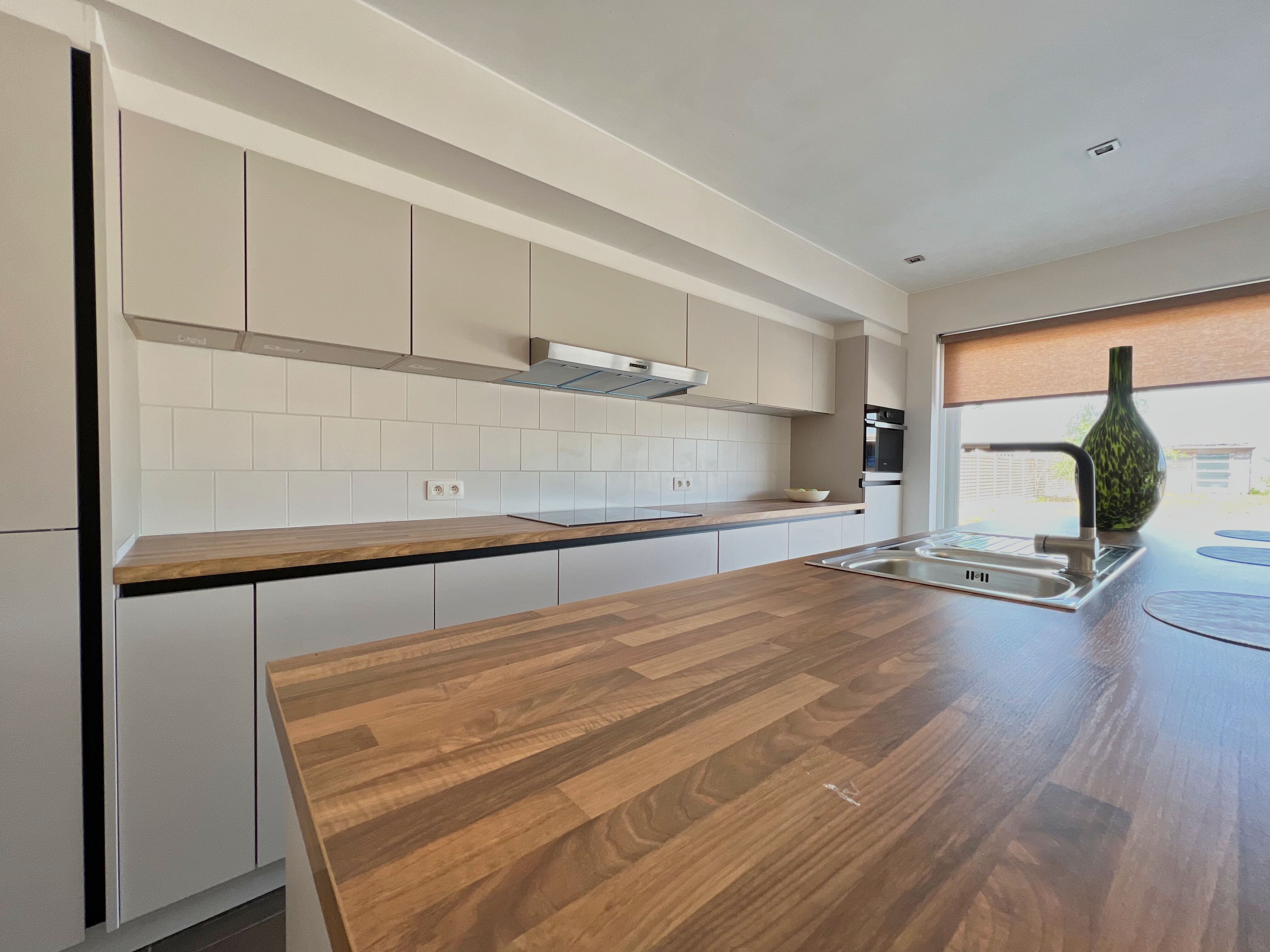 Ruime, lichtrijke woning op prachtig perceel van 1700m² foto 7