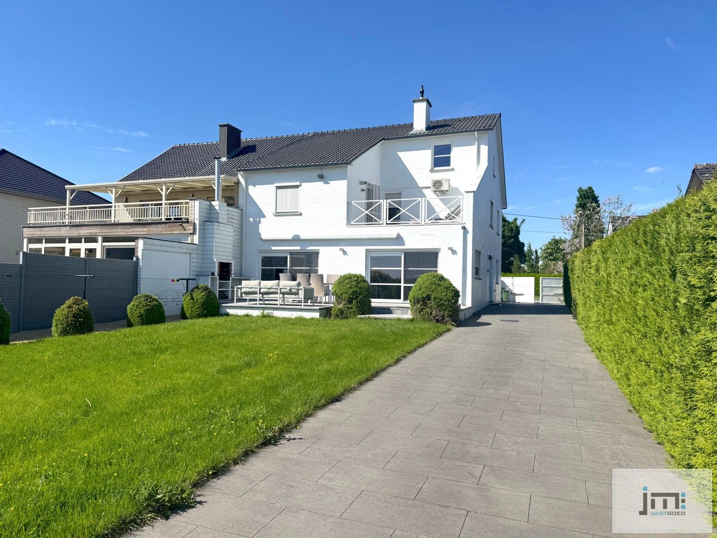 Goed onderhouden en ruime woning foto 2