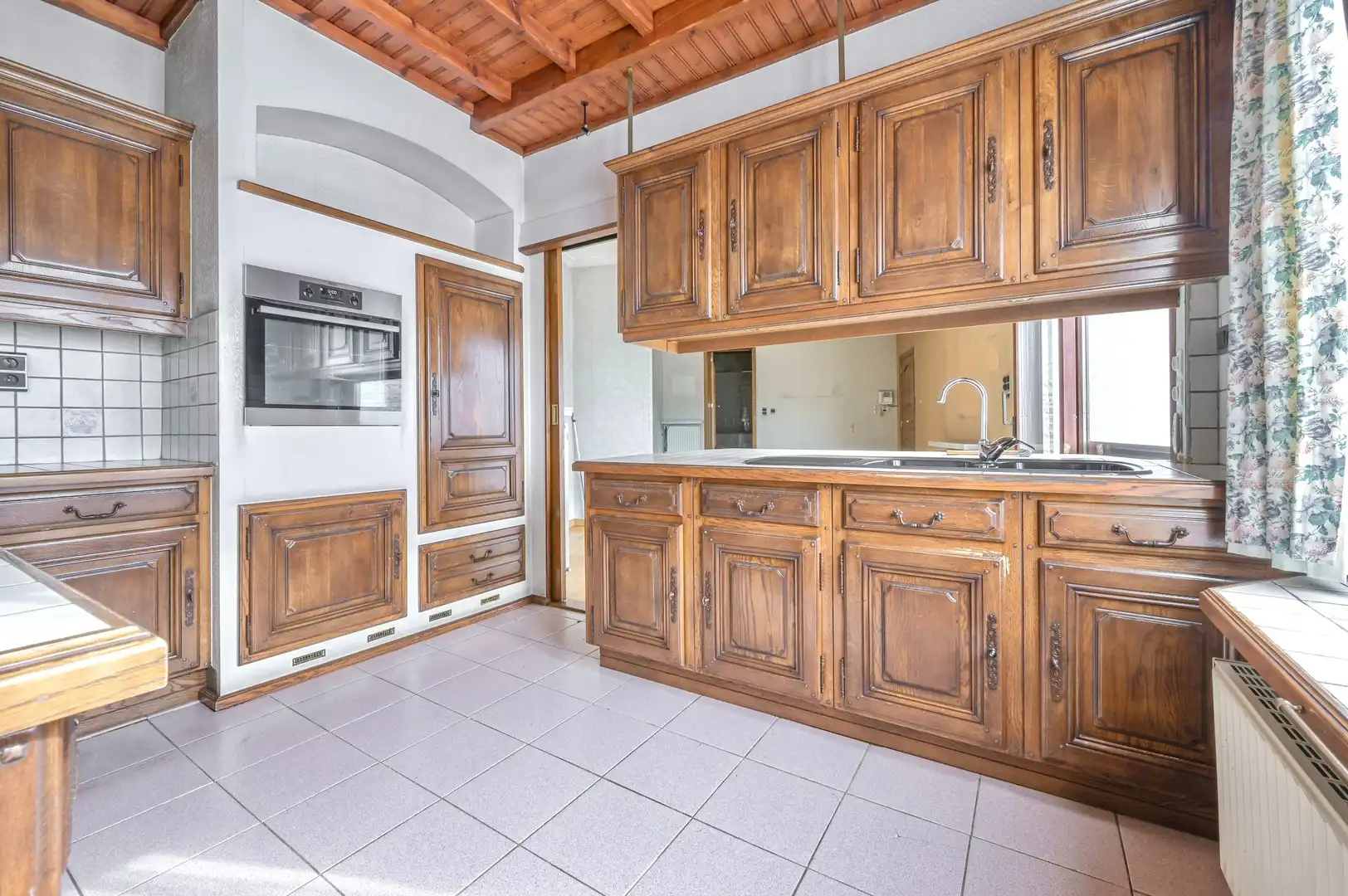 Zeer ruim duplex-appartement aan dorpsplein te Bornem foto 4