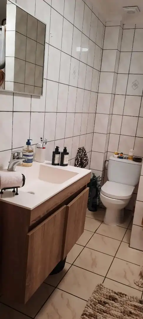 Verzorgde gezinswoning met 3 slaapkamers te huur in Neeroeteren foto 9