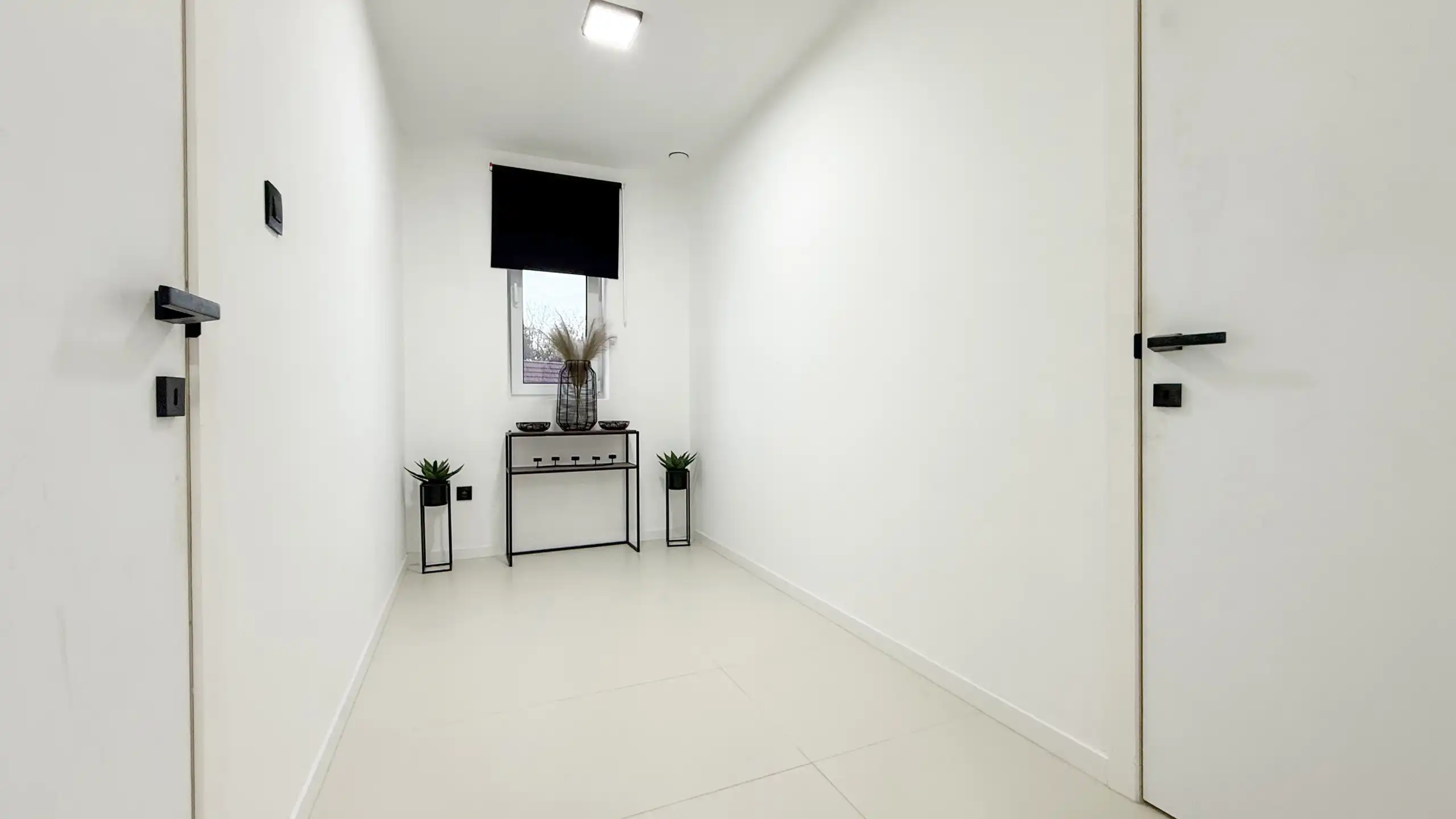 Open nieuwbouwwoning met garage op ruim hoekperceel van 5are foto 20