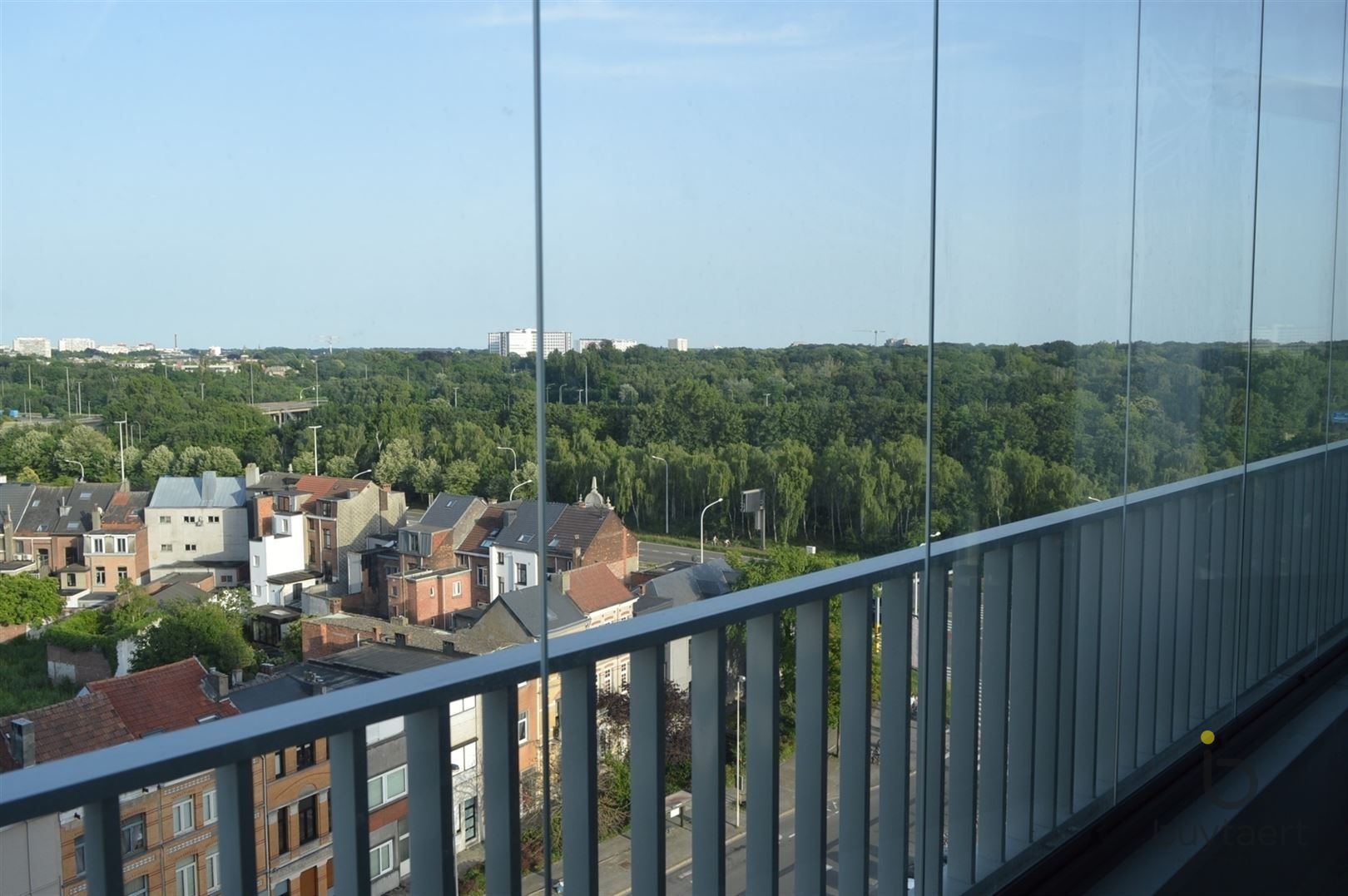 Een slaapkamer appartement met panoramisch uitzicht! foto 9
