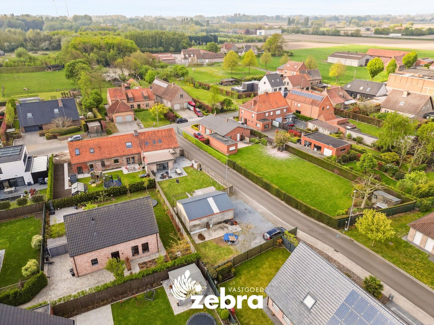 Instapklare woning met drie slaapkamers en loods op een toplocatie te Izegem! foto 25