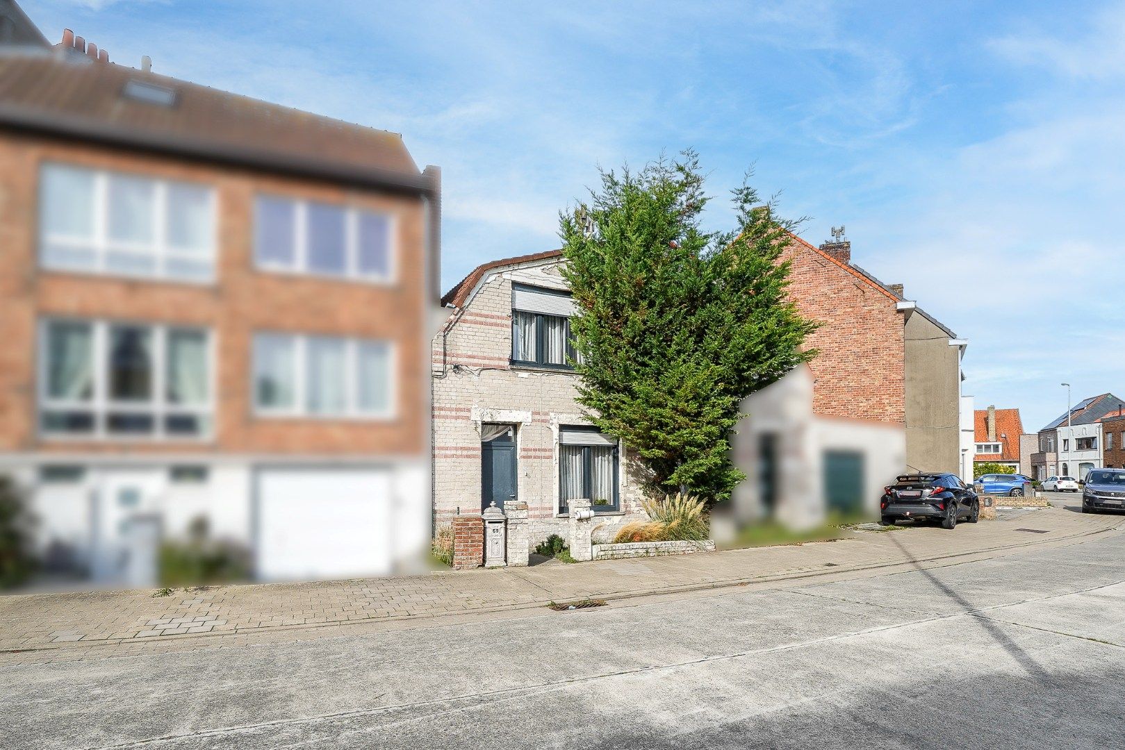 Hoofdfoto van de publicatie: Te renoveren rijwoning in Mariakerke (Oostende)