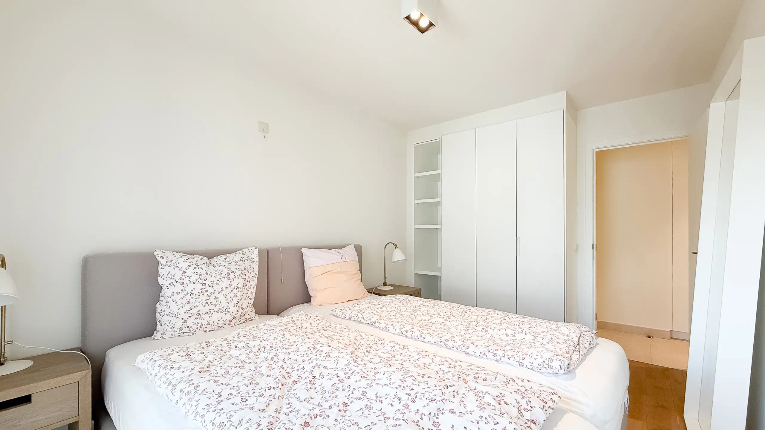 Lichtrijk appartement met terras en zeezicht in Duinbergen foto 14