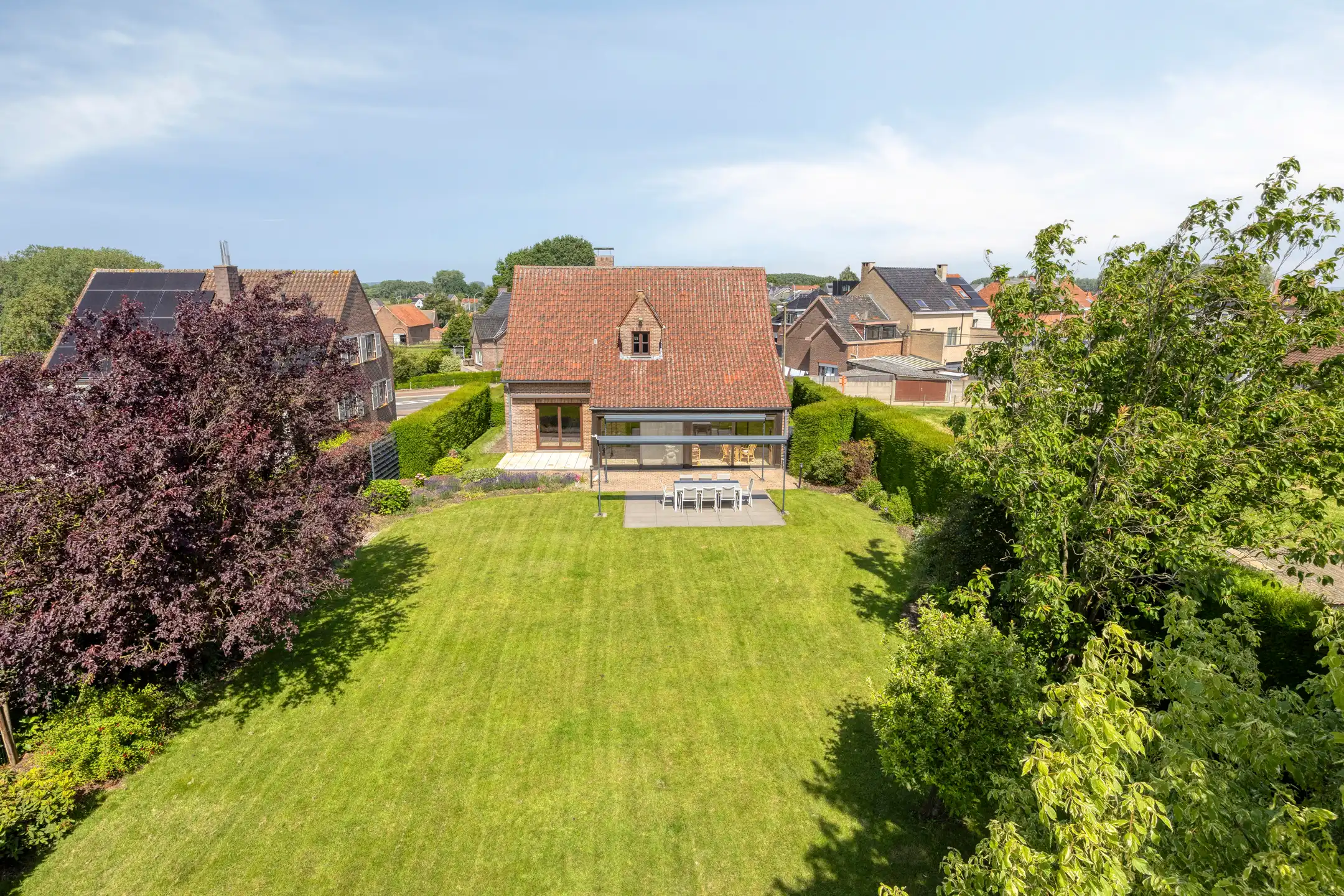 ZEER GOED ONDERHOUDEN WONING MET 4 KAMERS EN GROTE TUIN foto 2