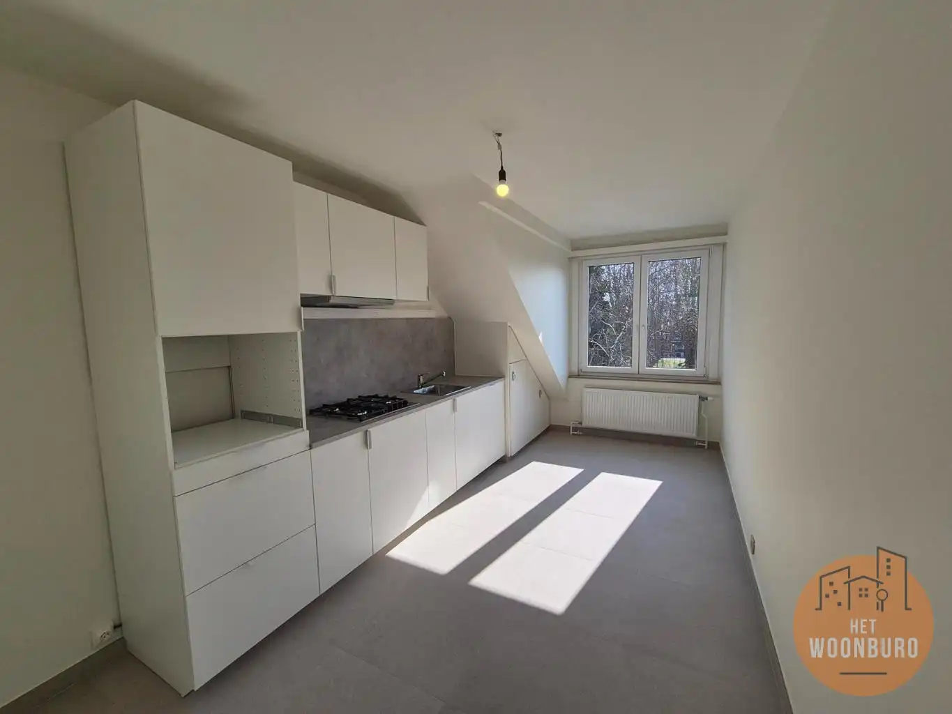 Appartement 2e verd. met 2 slpks, kelder en autostaanplaats foto 4