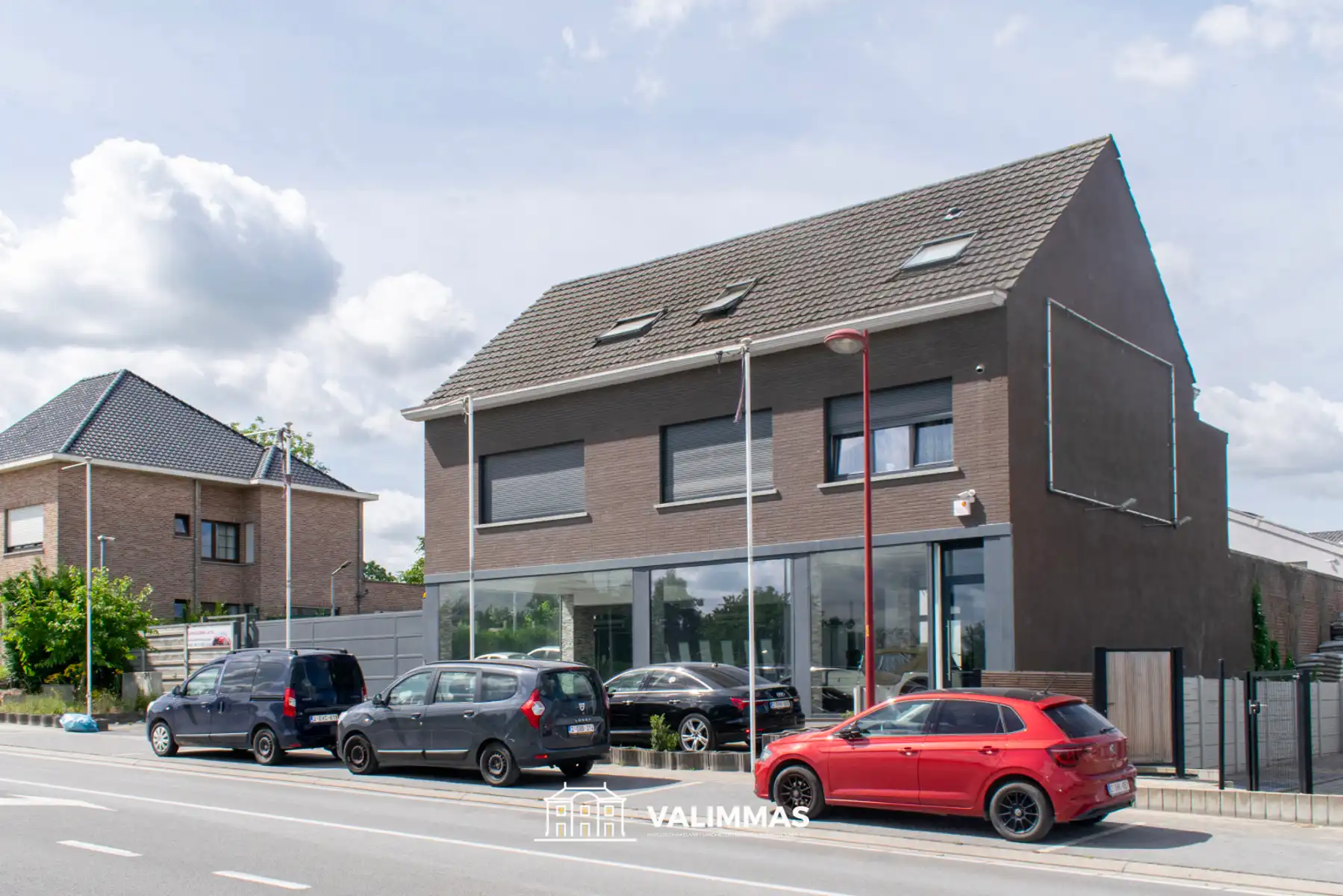 Handelsruimte / showroom met opslagplaats en parking... foto 2