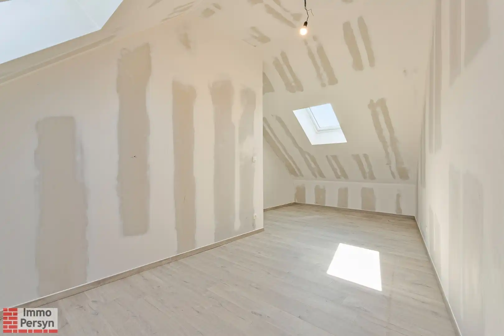 Instapklare halfopen bebouwing met 3 slaapkamers foto 24