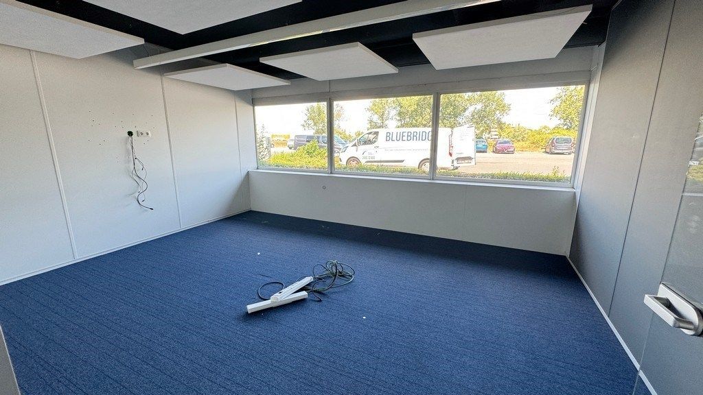 Magazijn met kantoor te huur nabij A12 in Aartselaar Business Estate foto 8