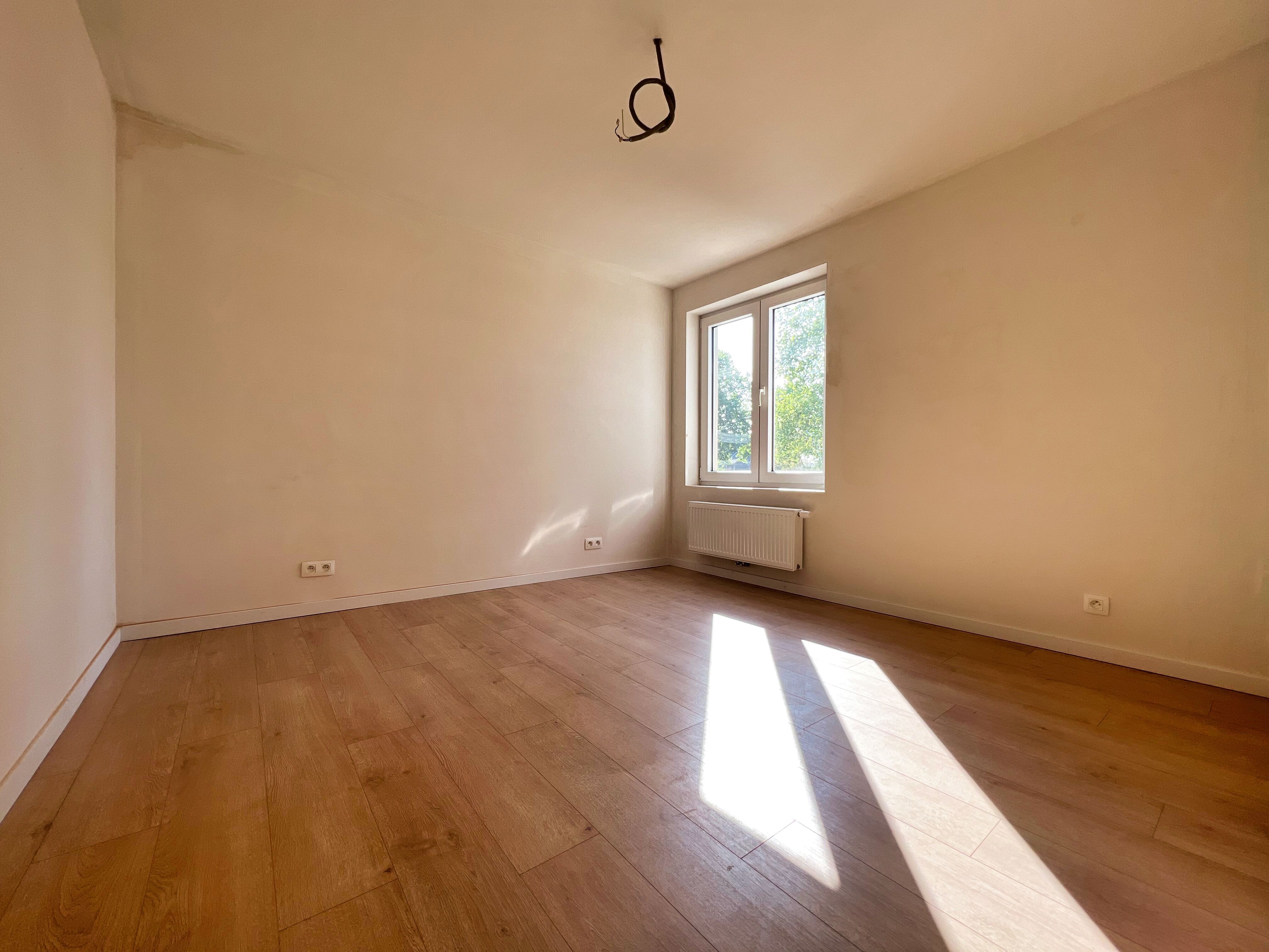 Ruime, volledig vernieuwde gezinswoning met 4 slpks  foto 11
