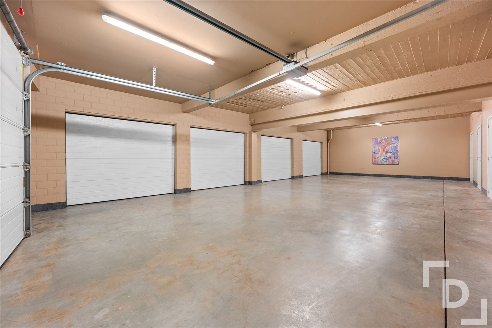 Appartement van 300m² met garage op toplocatie in Ieper foto 21