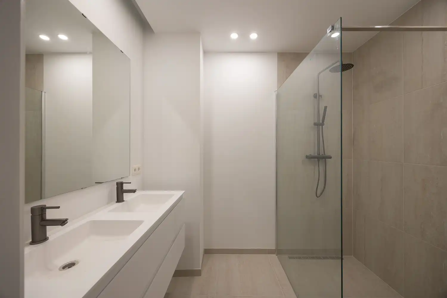 Stijlvol nieuwbouw dakappartement (±120 m²) met terras op toplocatie in Antwerpen foto 13