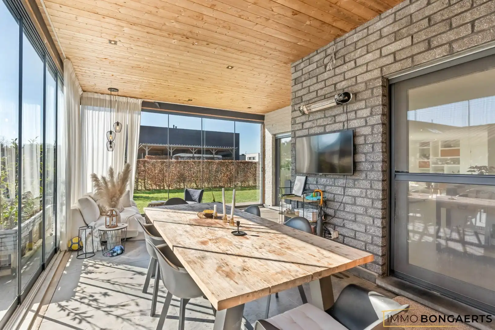 Energiezuinige woning met zwembad op rustige ligging in As foto 13