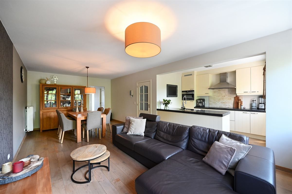 Stijlvol appartement met 2 slaapkamers, 2 terrassen en garageplaats foto 2