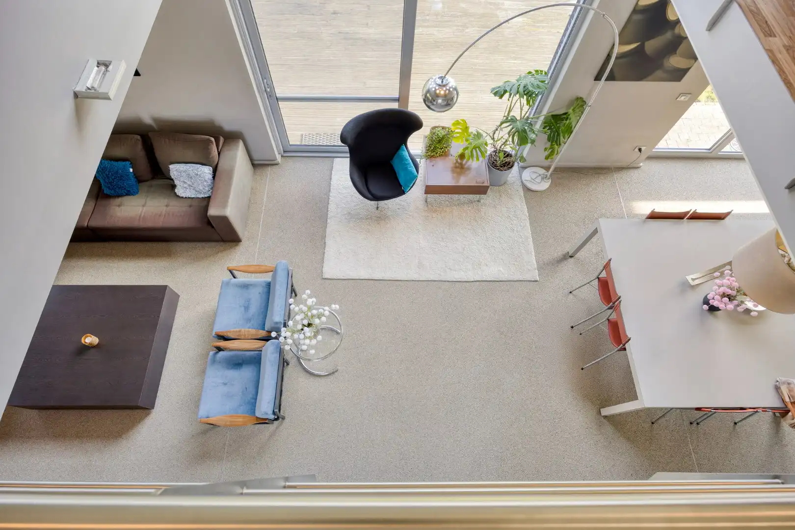 Moderne, ruim ingedeelde woning op een mooi perceel van 13 are met zwembad. foto 10