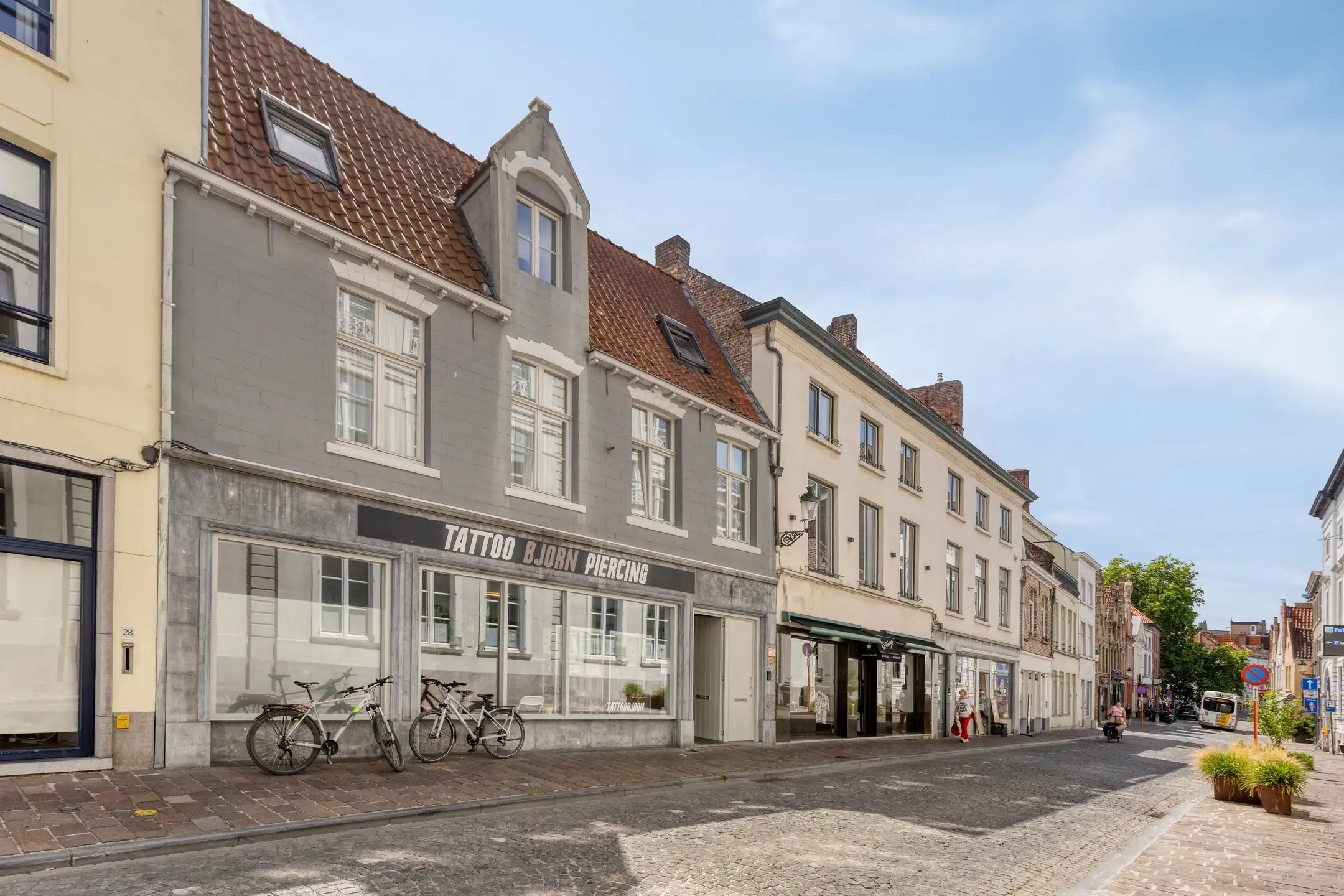 Instapklaar handelshuis op toplocatie in Brugge foto 5