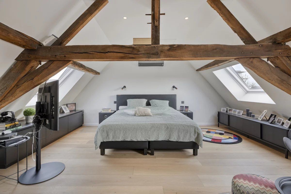 Zeer ruim handelspand met tuin en exclusief triplex  appartement met privé-lift en 2 slaapkamers, garage en staanplaats. foto 30