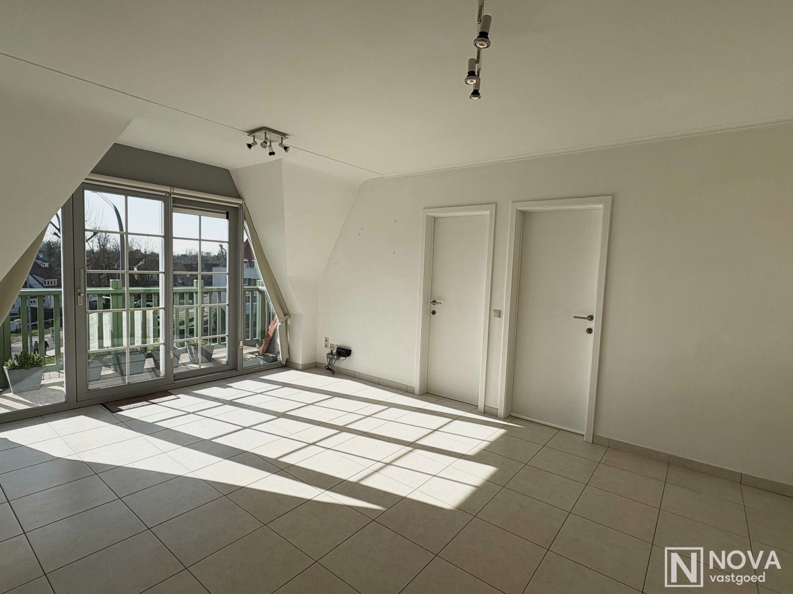 APPARTEMENT (3 SLPK.) INCL. GARAGE foto 2