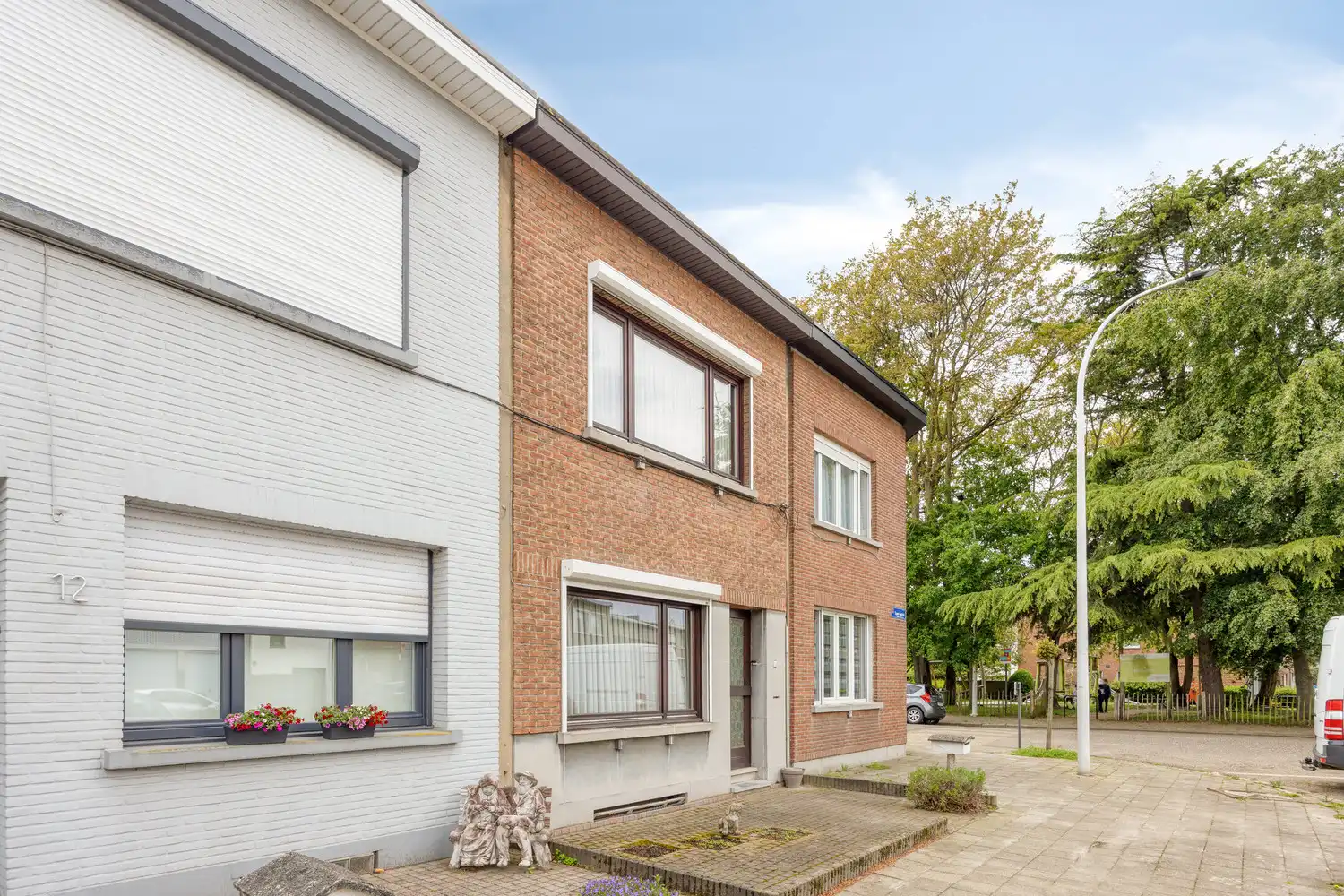 Te renoveren rijwoning met 3 slks en tuin. foto 4