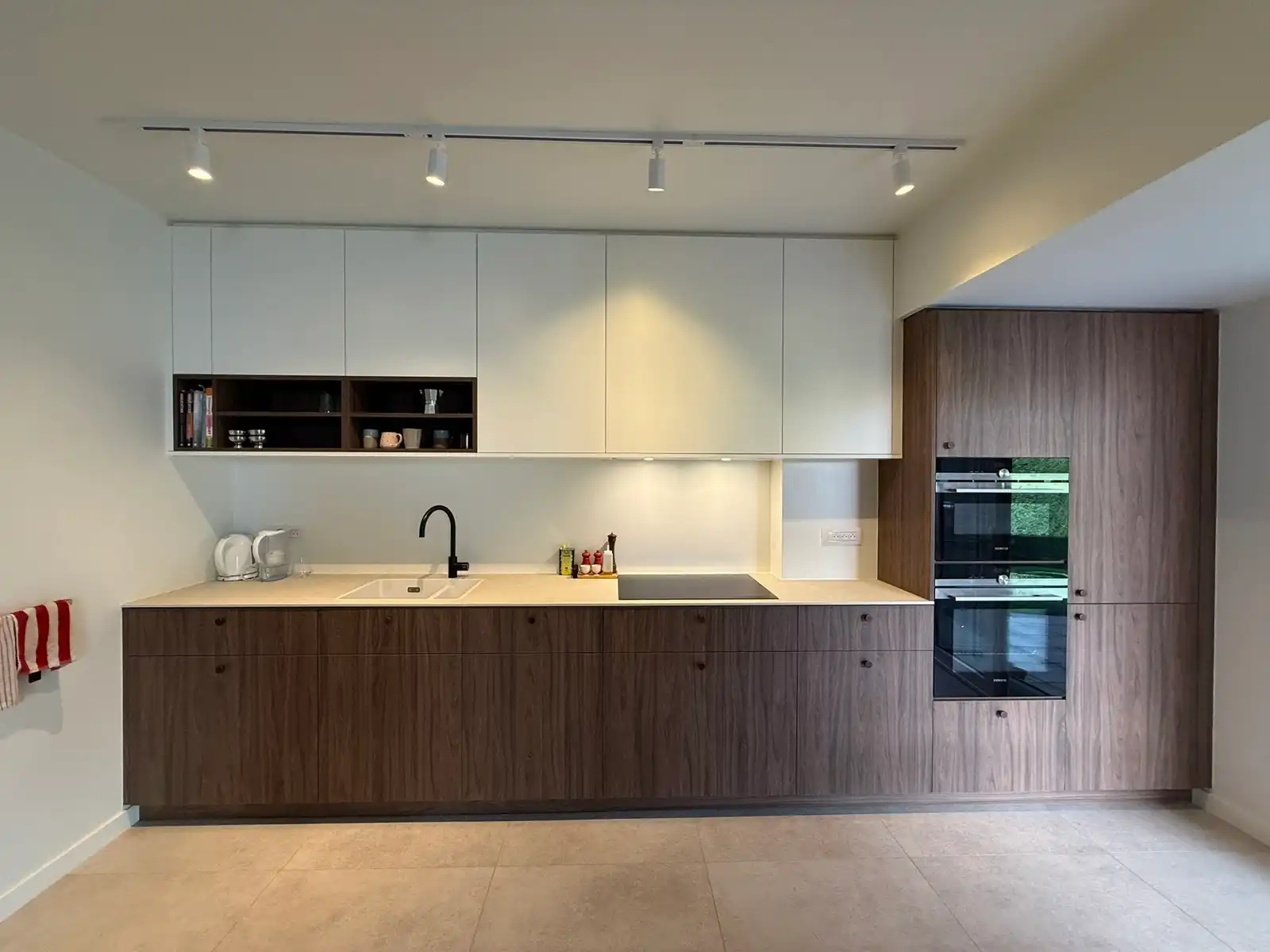 Gerenoveerde, gezellige en lichtrijke instapklare woning in het centrum foto 10