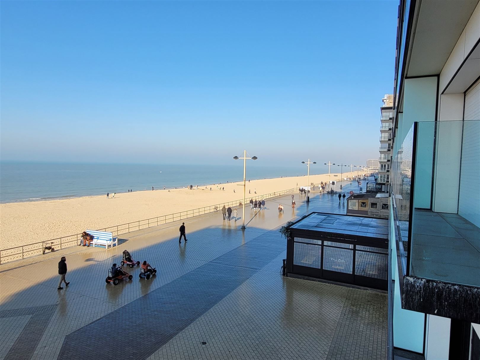 Nieuwbouwappartement met frontaal zeezicht foto 7