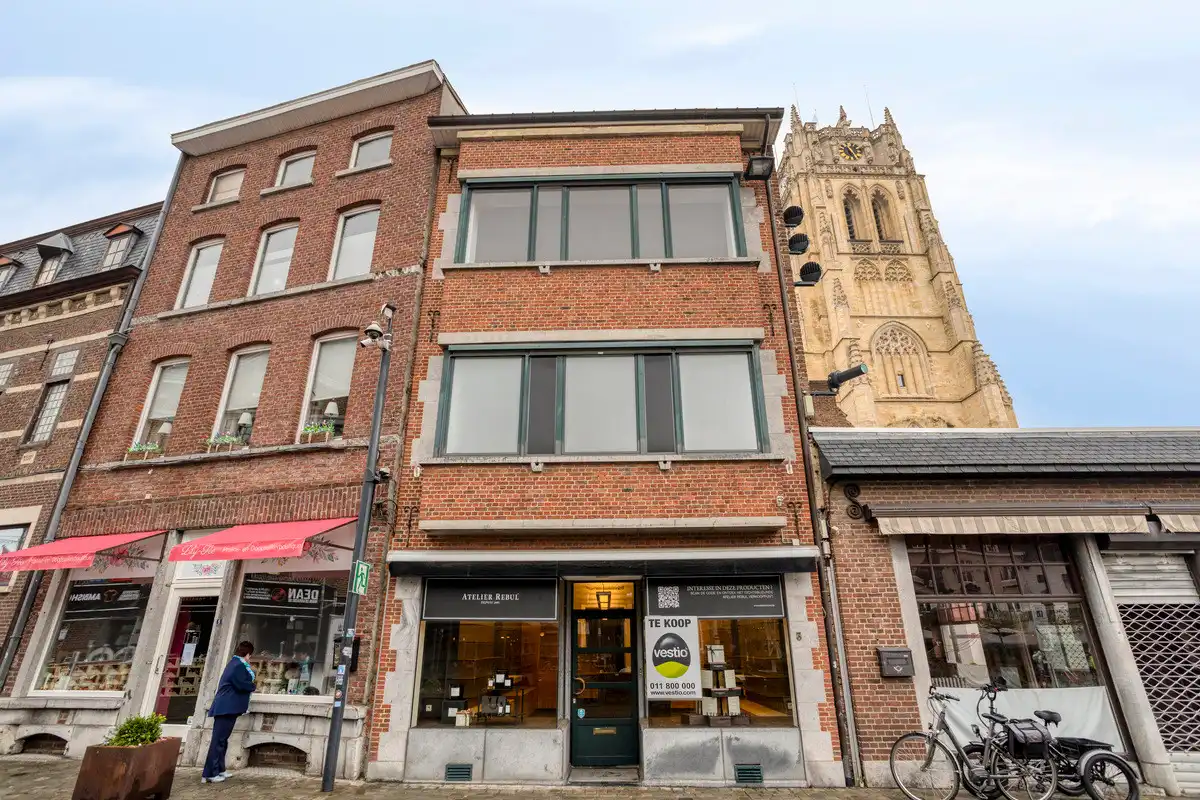 UITZONDERLIJK HANDELSHUIS MET GERENOVEERD DUPLEXAPPARTEMENT OP TOPLOCATIE IN CENTRUM TONGEREN. foto 28