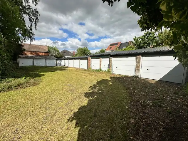 Afgesloten garagebox te huur– Albrecht Rodenbachstraat, Sint-Amandsberg foto 3