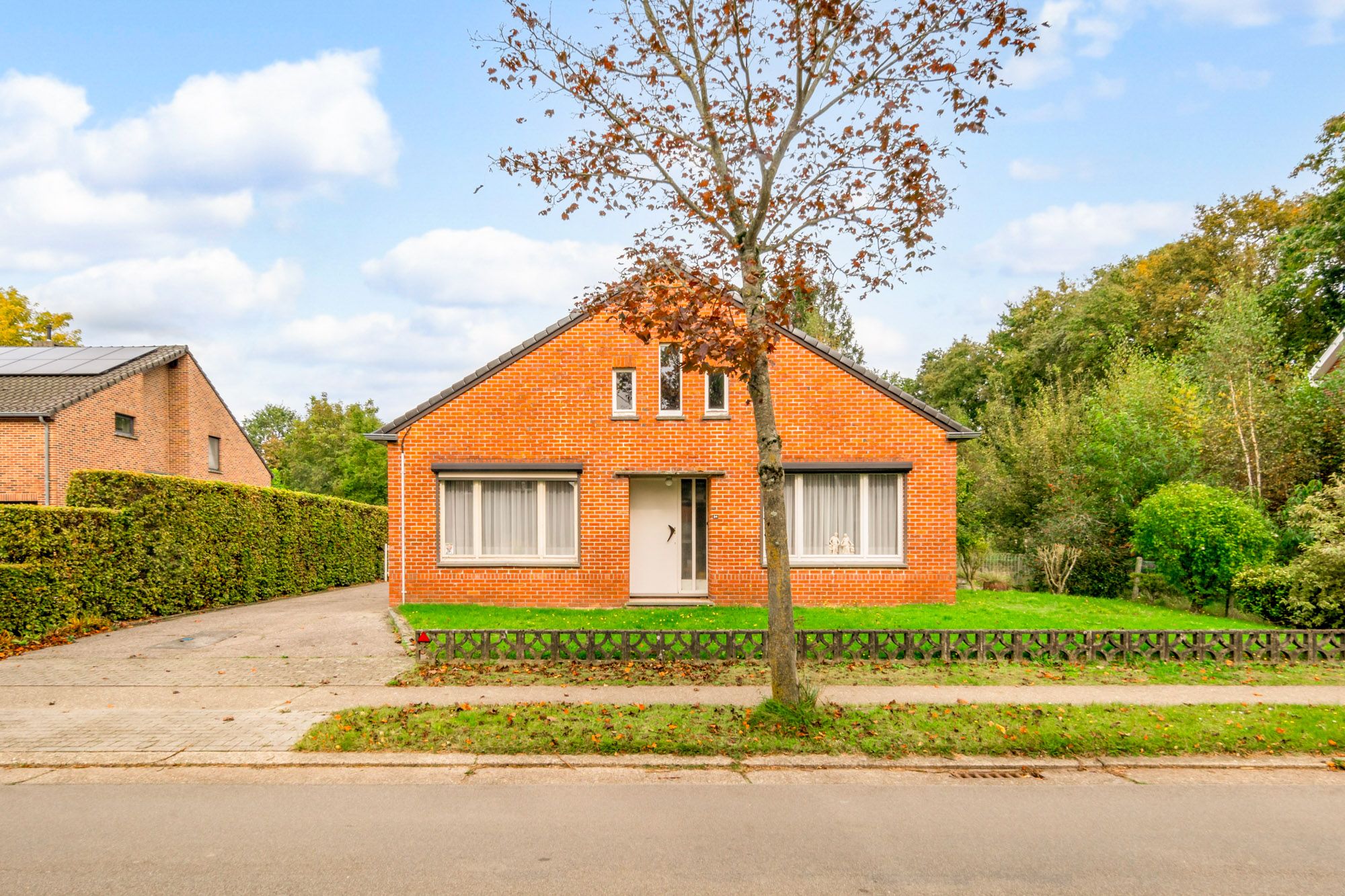 Charmante te renoveren woning in residentiële woonwijk te Hasselt! foto 2