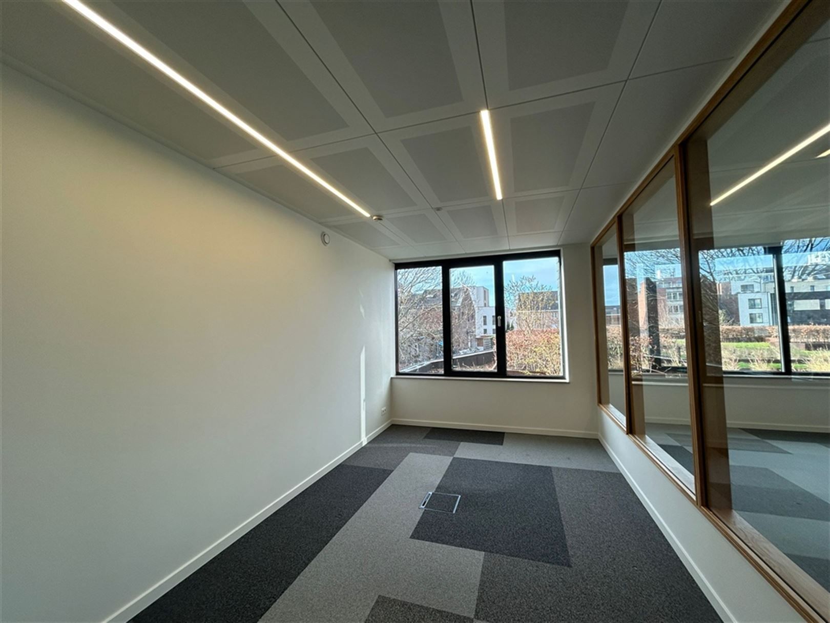 Volledig rerenoveerde kantoren te huur vanaf 150 m² foto 19