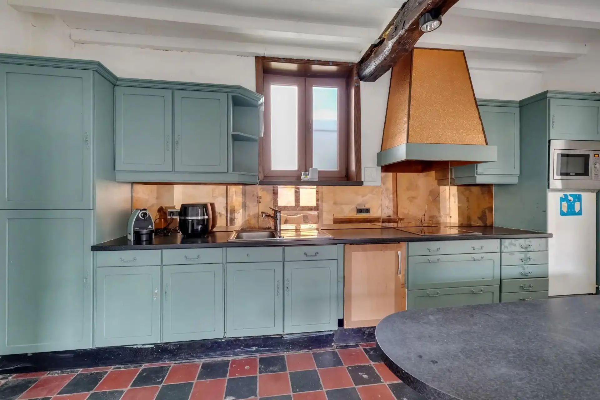Knusse woning met bijgebouw foto 6