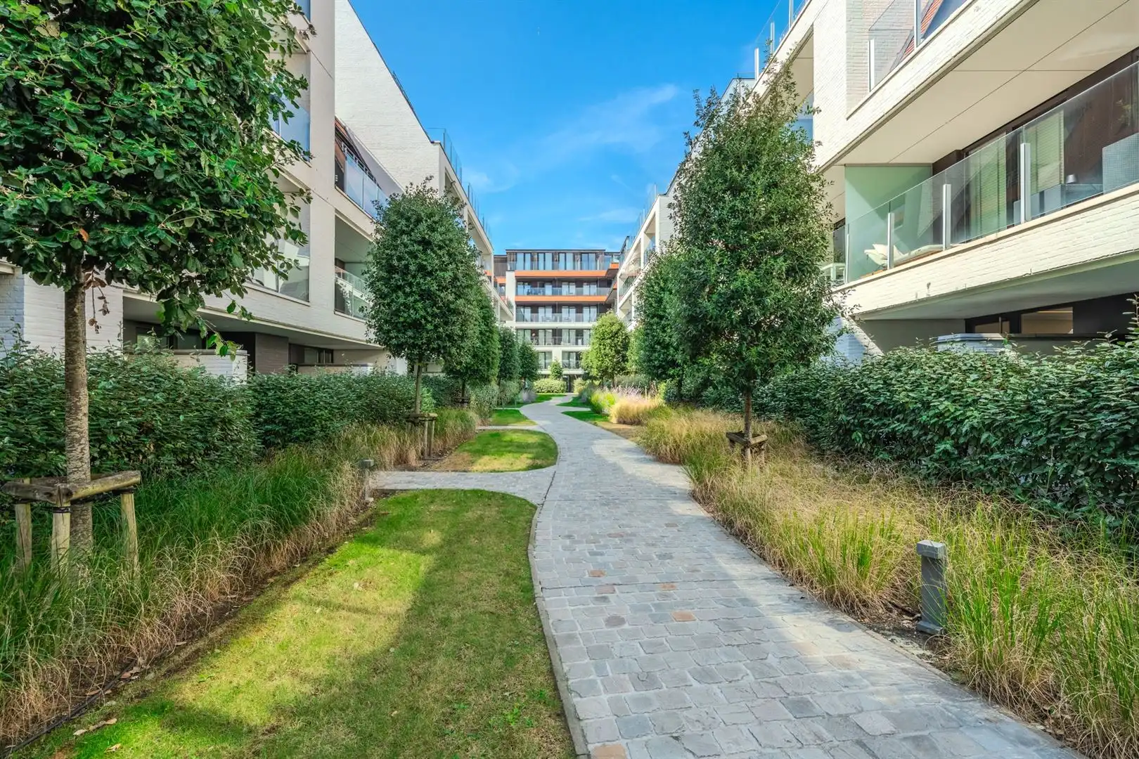 Prachtig gelegen gelijkvloers appartement met 2 slaapkamers foto 18