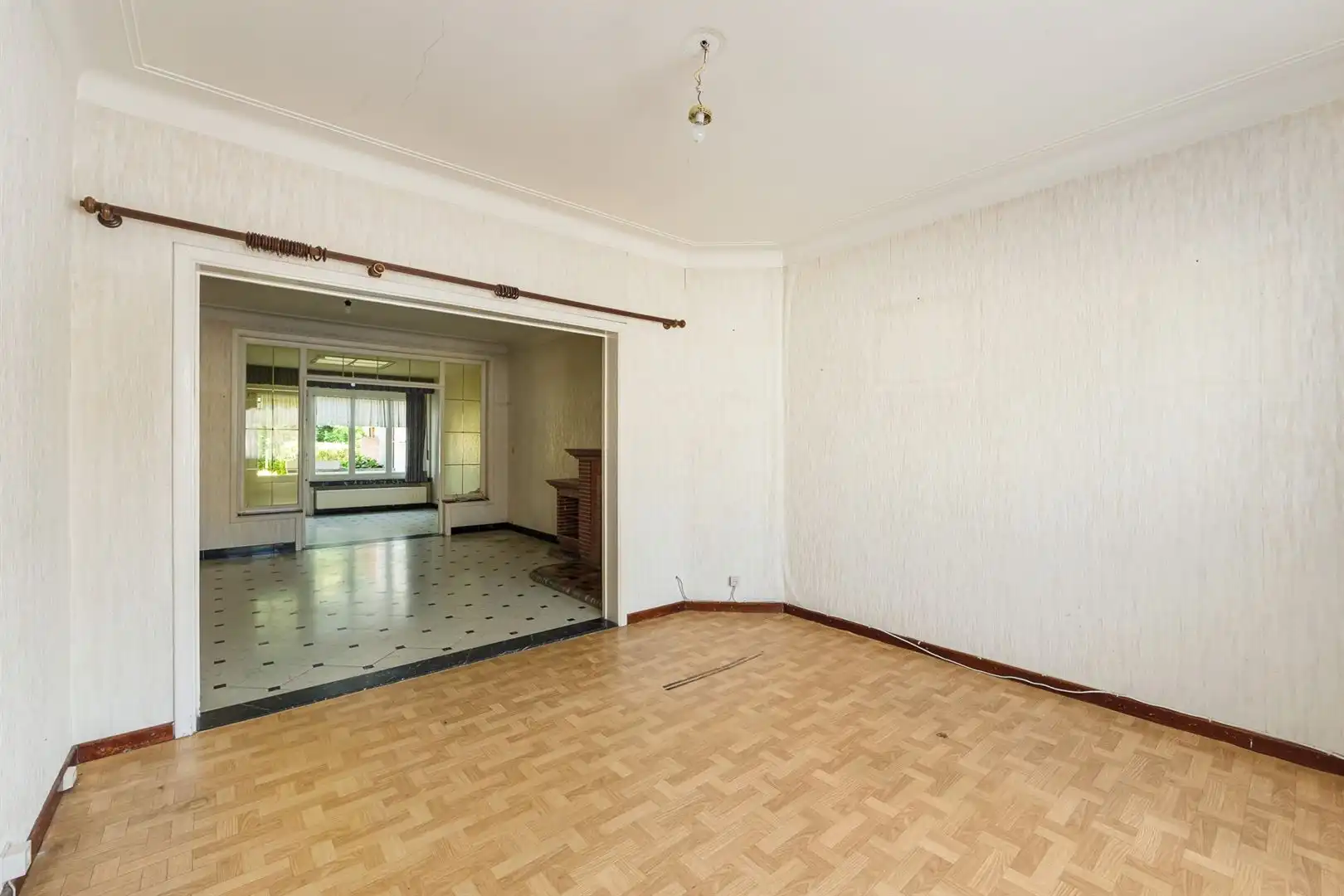 Renovatiewoning met ruime tuin te Lier! foto 5