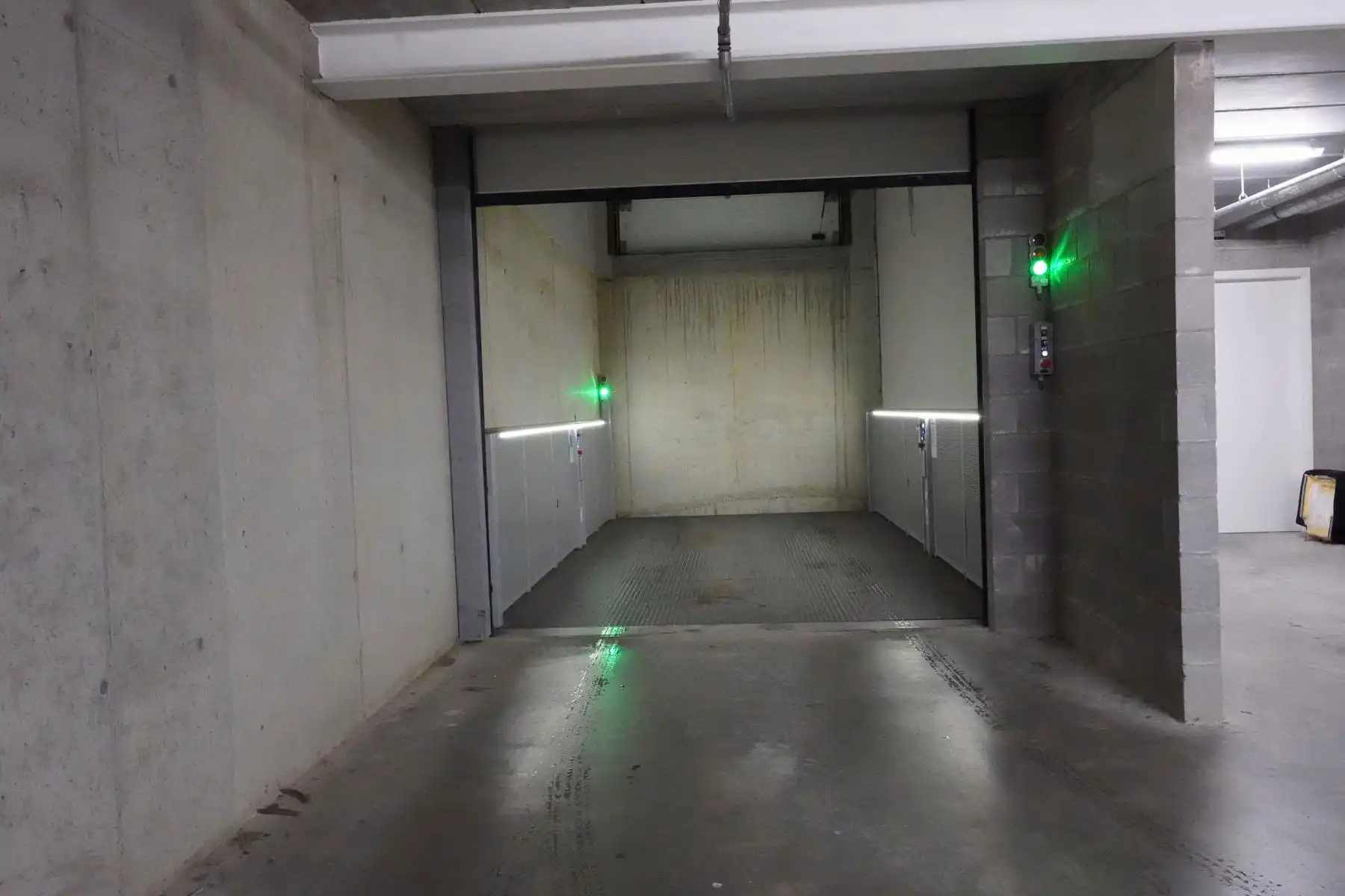 Ondergrondse autostaanplaats in Ekeren. foto 7