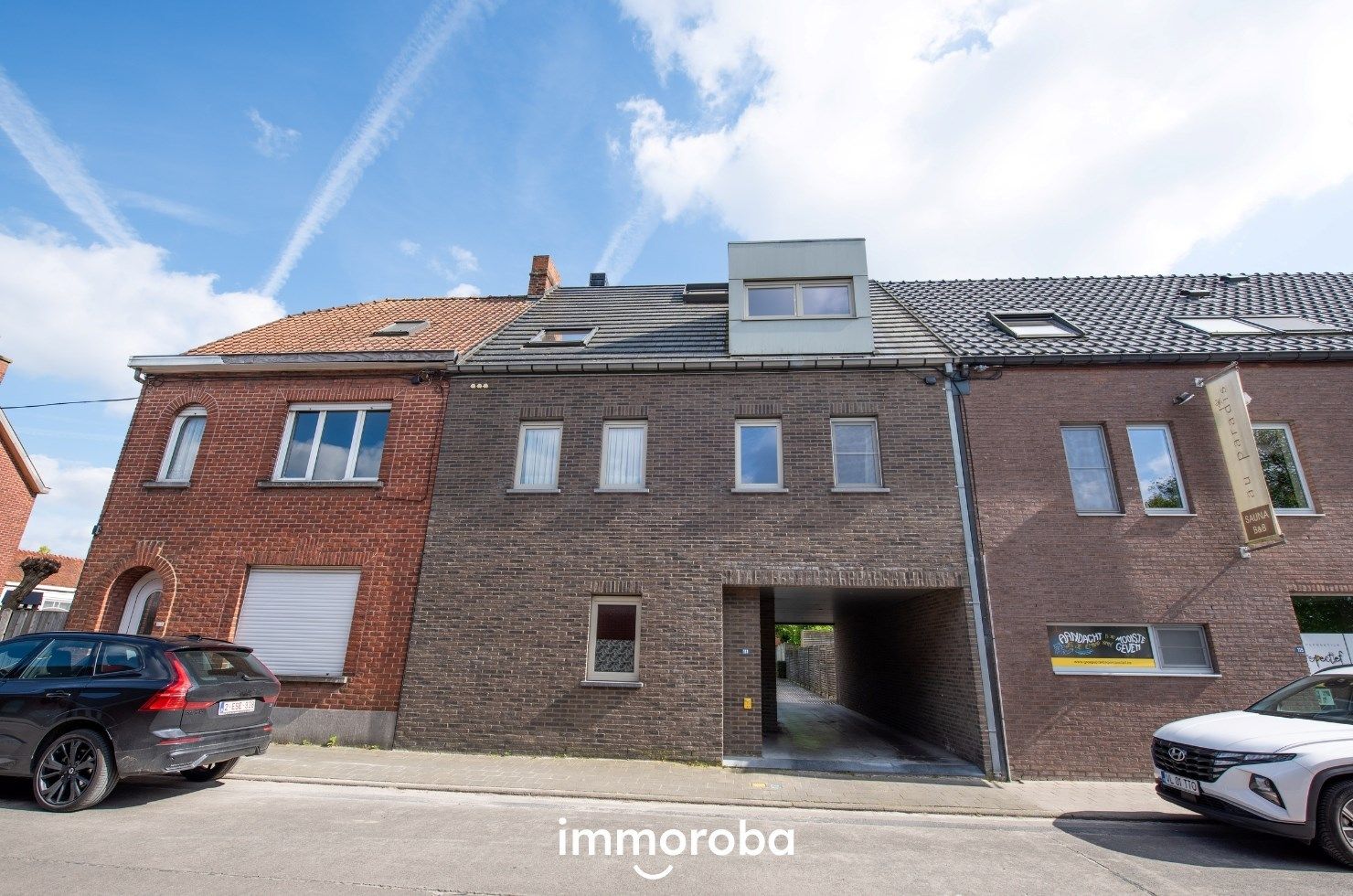 Instapklaar en lichtrijk appartement te huur in Waregem  foto {{pictureIndex}}